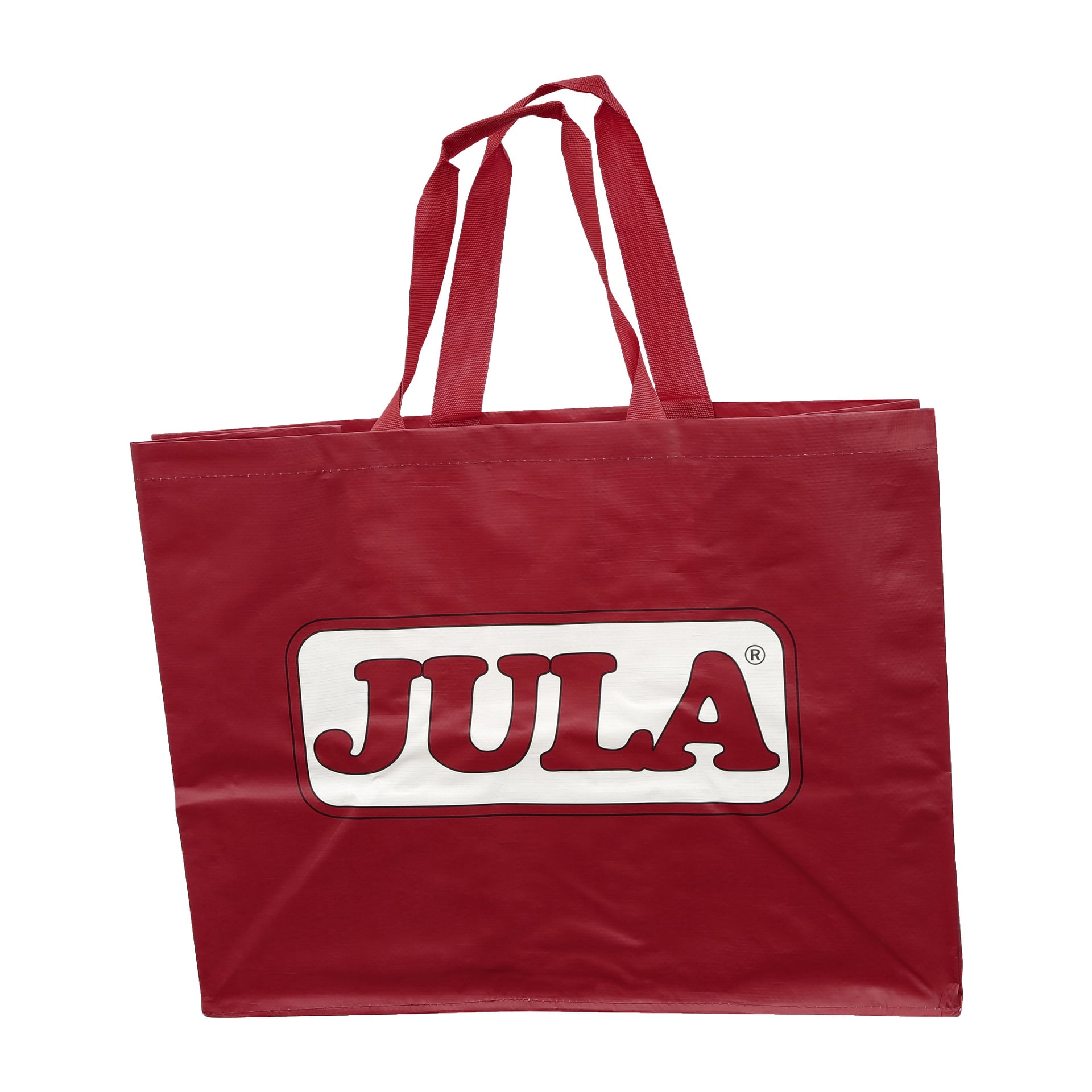 En röd återanvändbar väska med två handtag visar Jula-varumärket i fet röda bokstäver inuti en vit rektangel på framsidan.