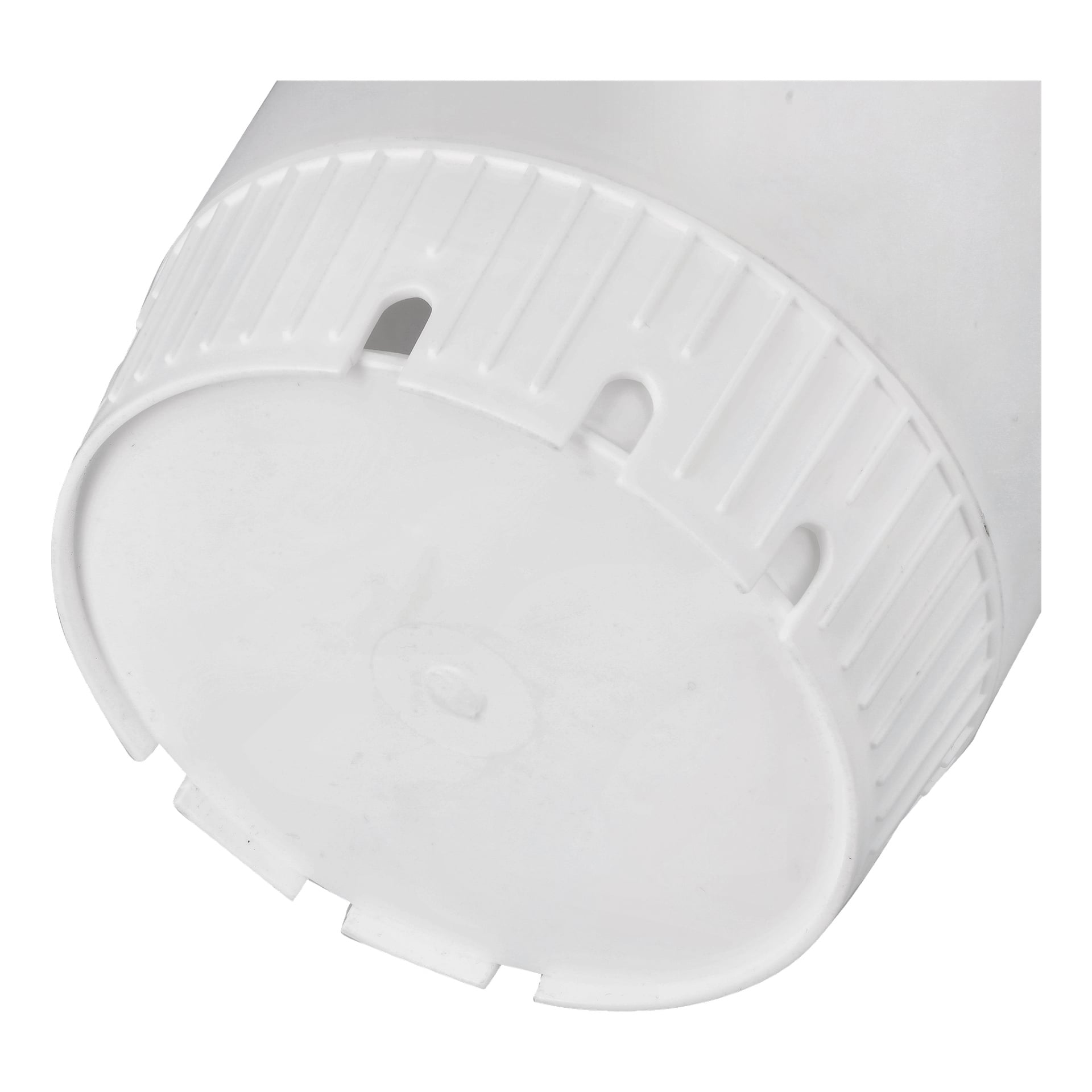 Närbild av undersidan av en Kayoba Svävande dispenser, som framhäver dess vita plastkonstruktion med räfflade sidor och flera jämnt fördelade hack.