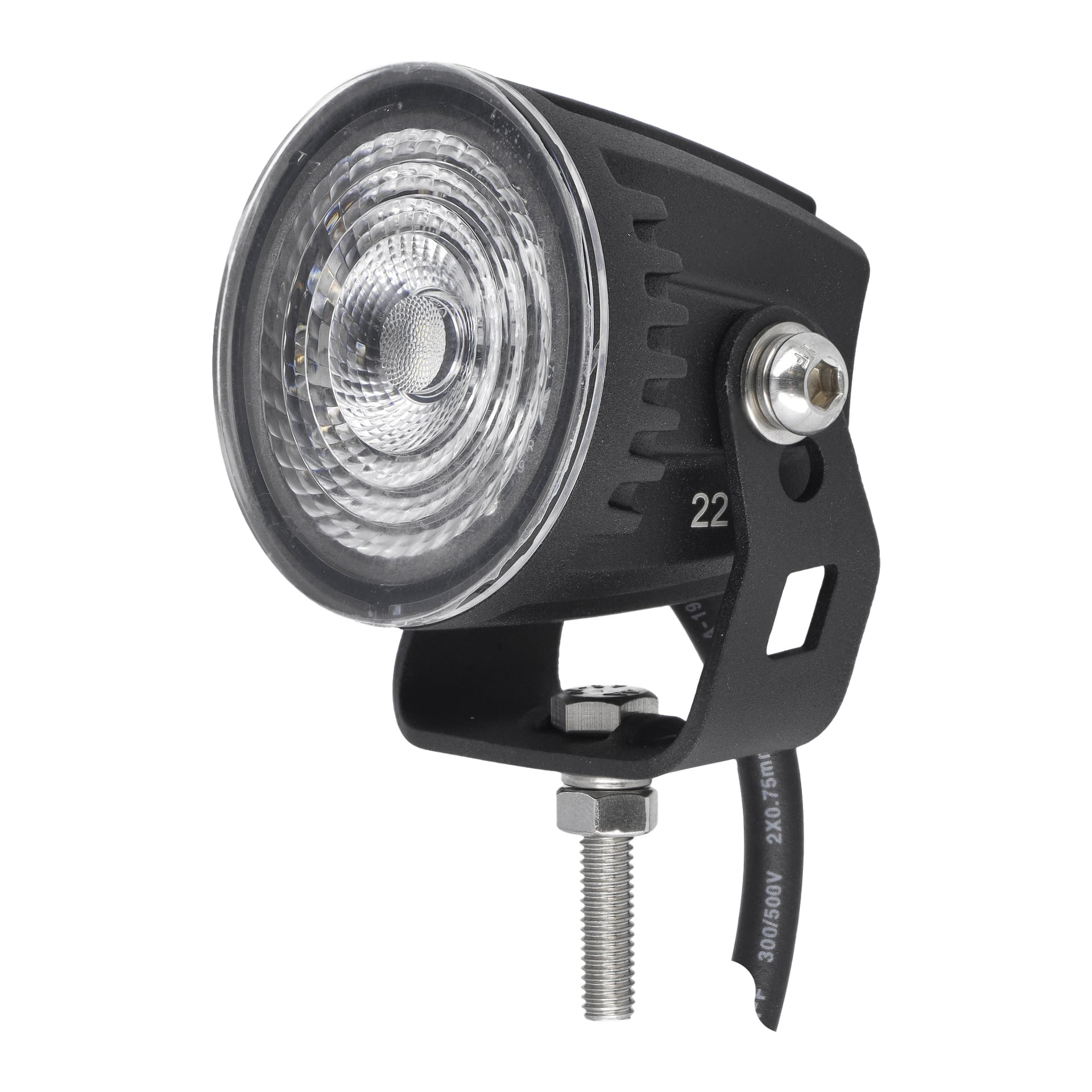 Närbild av en Hamron Work Light LED designad för permanent installation, som visar ett svart hölje med en klar lins och siffran 22. Lampan är fäst vid ett metallfäste med en bult, med synliga ledningar under.