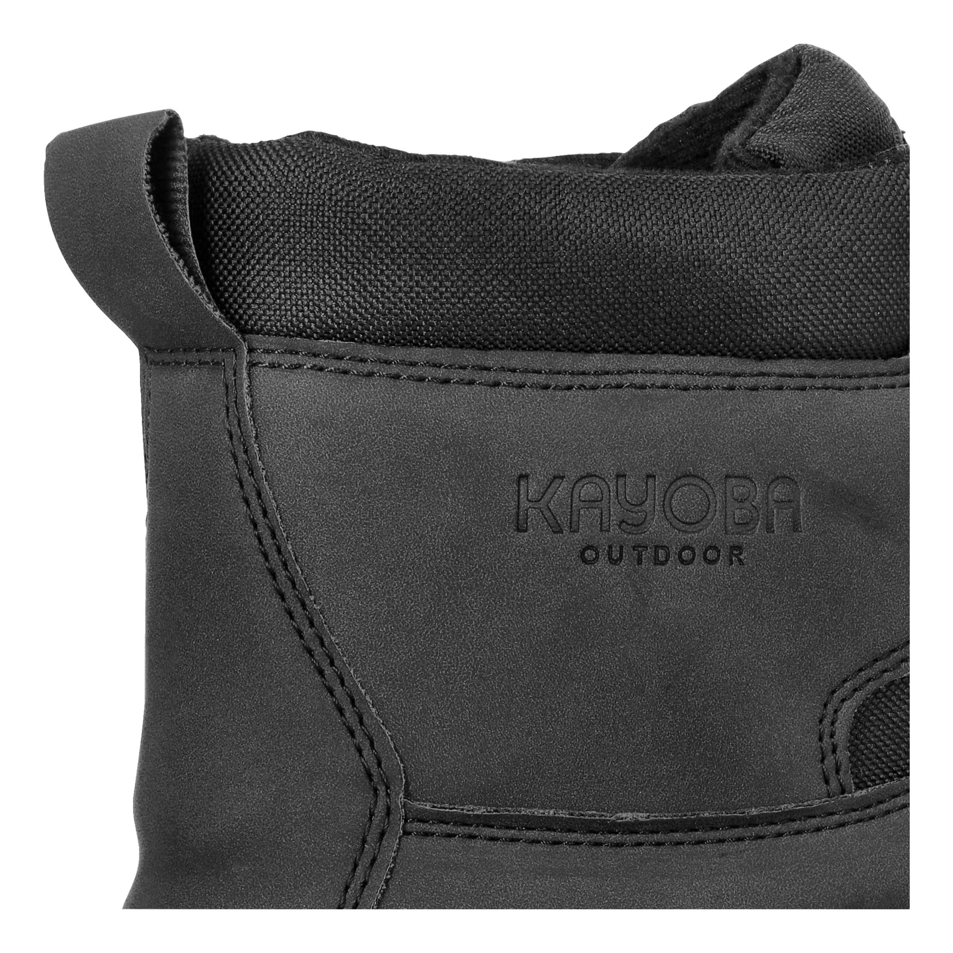 Zbliżenie górnej części zimowych butów od Kayoba Outdoor. Buty wykonane są z materiału materiałowego i syntetycznego, szczegółowo przeszywane, wytłoczone logo z napisem Kayoba Outdoor po boku oraz tylną szlufkę ułatwiającą noszenie.