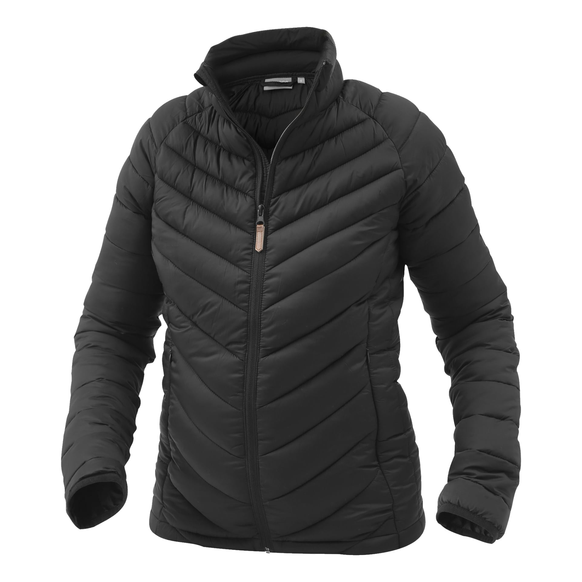 En Kayoba Outdoor lättviktsjacka för kvinnor i svart visas. Den vadderade puffer-designen inkluderar långärmat, hög krage och dragkedja framtill. Vinklade sömmar ger detaljer, kompletterade av två dragkedjeförsedda sidofickor. Plagget visar ingen märkning.