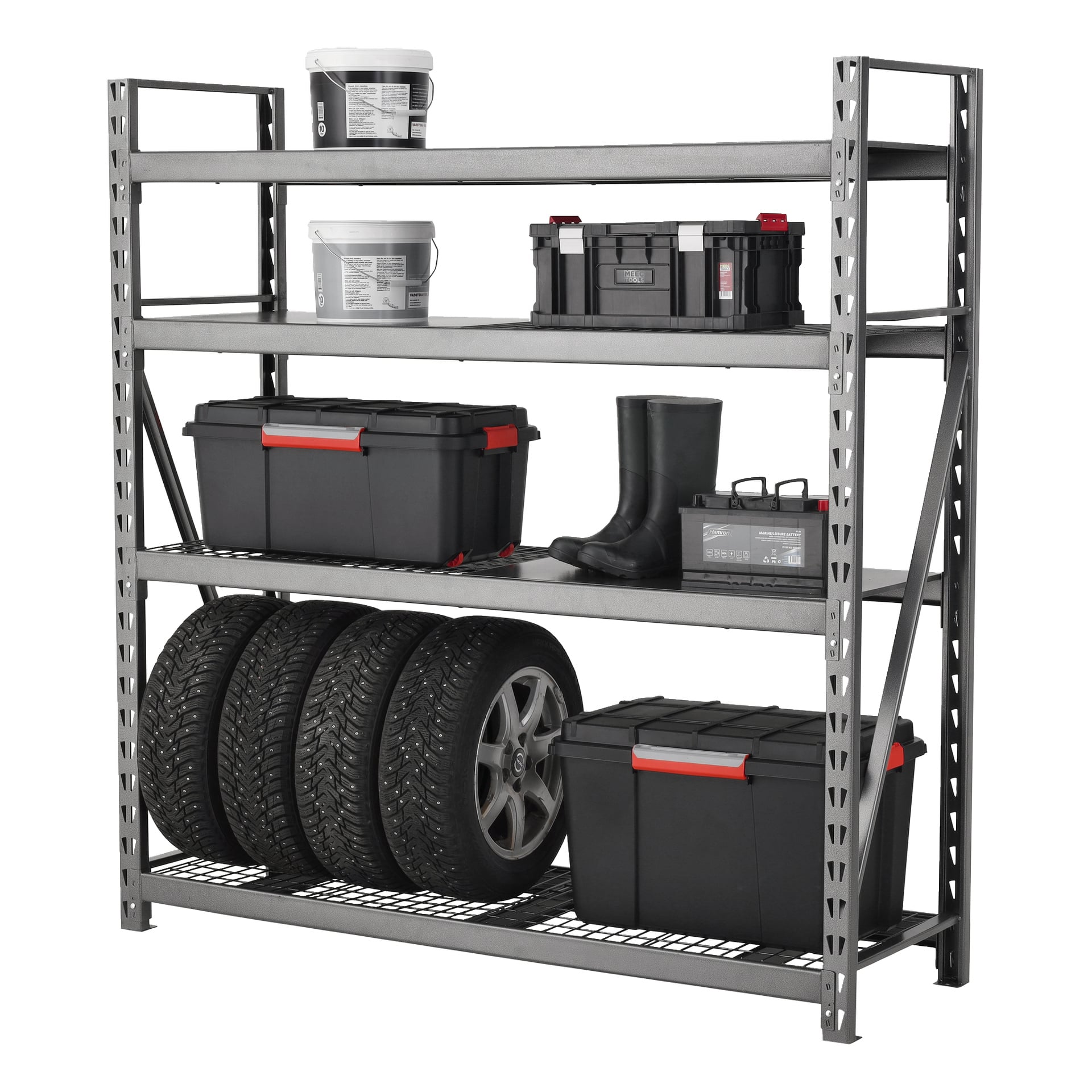 Ett Hard Head Modular Storage System använder extra bjälkar för att stödja en extra hylla, med prydligt arrangerade svarta förvaringslådor, staplade bildäck, ett batteri, gummistövlar, en färgburk och en verktygslåda fördelad på fyra robusta hyllor.