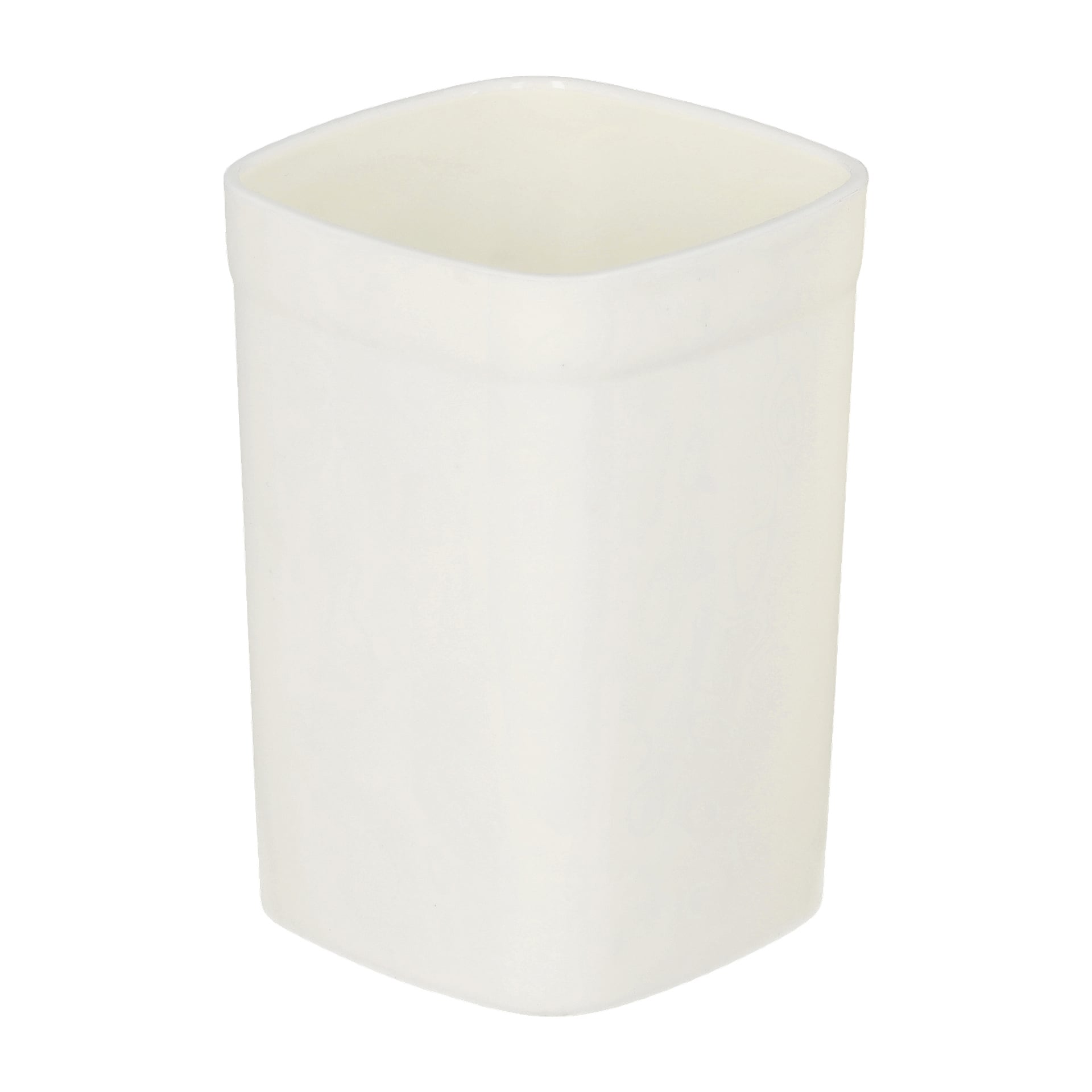 En enkel, vit keramisk tvåldispenser från EKVIP Soap Dispenser Set (3 delar), med fyrkantig form, släta ytor och lätt rundade hörn.