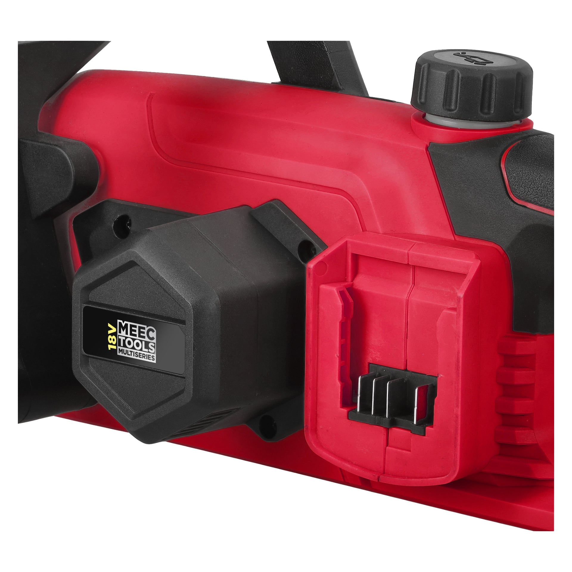 Närbild på en batteridriven motorsågssats CS-18V HOME 500 från Meec Tools Multiseries, med dess röda och svarta sladdlösa kropp med synlig batterikontakt och varumärket "Meec Tools Multiseries". Höljet har skarpa, kantiga linjer och texturerade grepp för hantering.