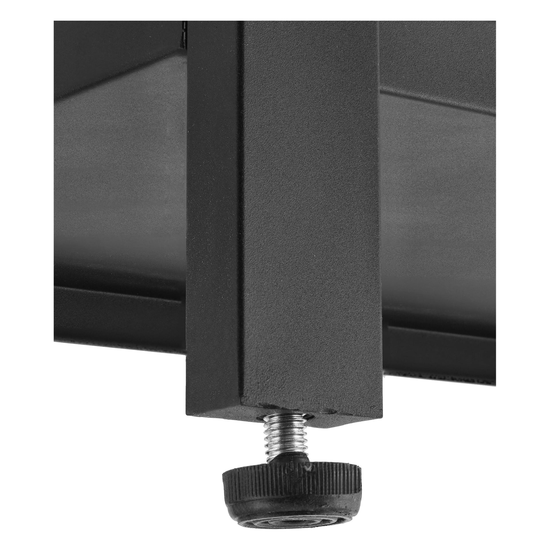 Detaillierte Nahaufnahme eines schwarzen Metallbeins mit einem verstellbaren Schraubfuß an der Basis, montiert an der Unterseite der Burns & Barkles Arbeitsplatte mit Sink Outdoor Kitchen 4343B.