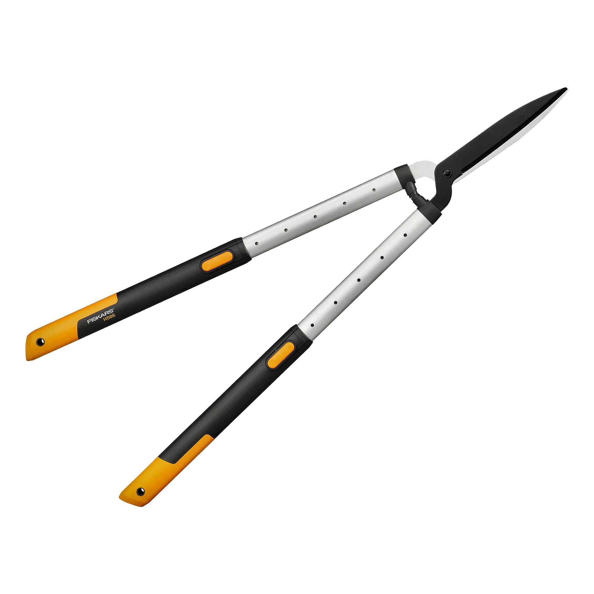 Der Fiskars Teleskopheckentrimmer SmartFit HS86 hat lange silberne Griffe mit schwarzen und orangen Griffen sowie scharfe schwarze Klingen.