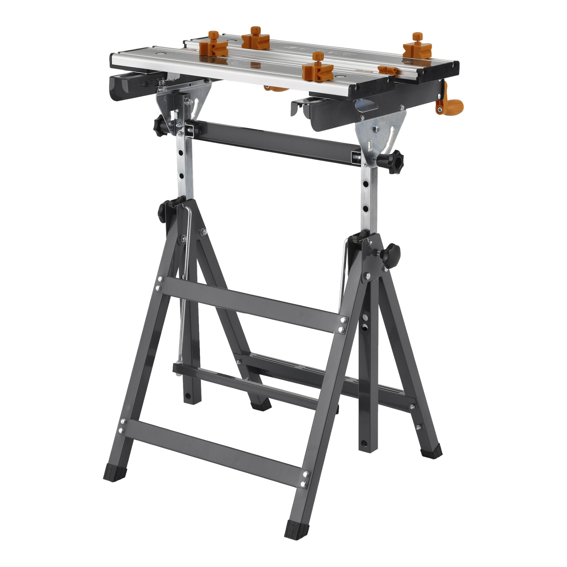 Hard Head Folding Workbench levereras med en robust metallram, justerbara klämmor och en stor plan arbetsyta. Den har orange rattar för justering och svarta fötter som ger stabilitet.