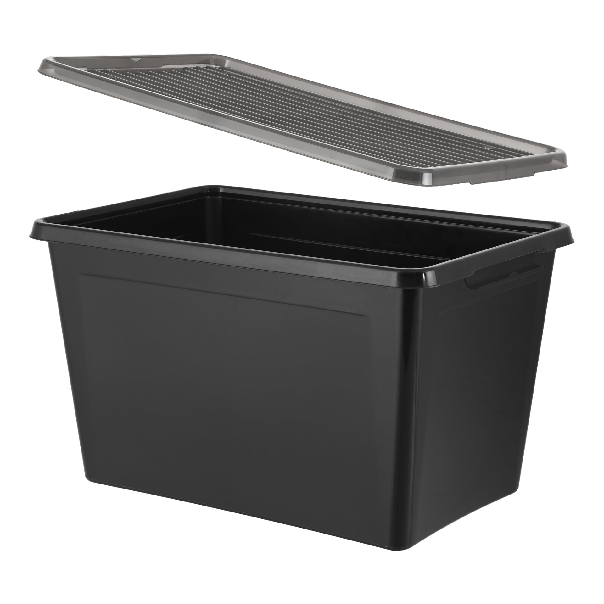 En svart, rektangulär Hard Head Storage-låda av plast, utrustad med sidohandtag och toppad med ett matchande lock med spårig design. Locket är placerat precis ovanför behållaren.