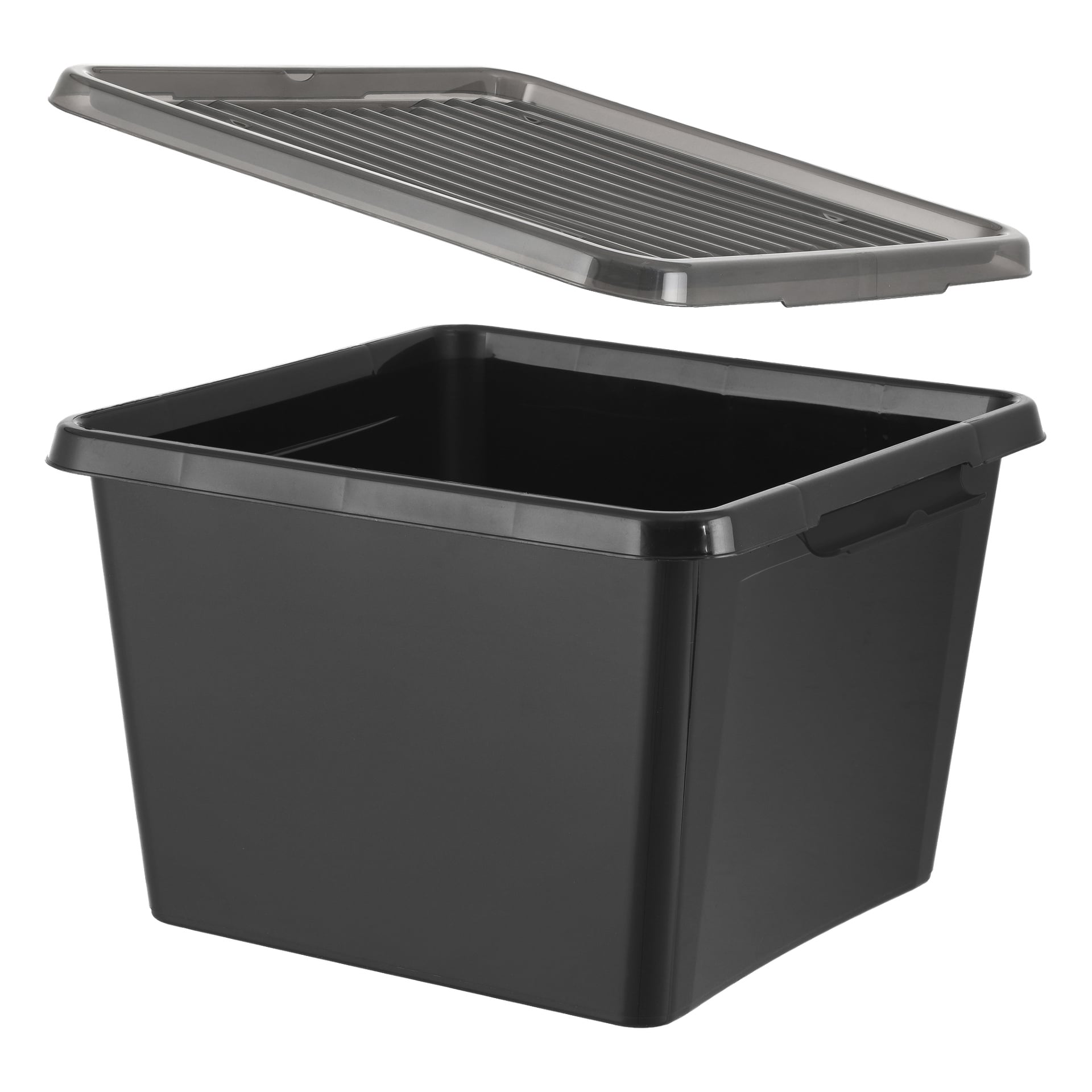 En Hard Head Storage-låda med lock, som visar en svart rektangulär plastform med subtilt sluttande sidor, integrerade handtag och ett matchande räfflat lock ovanpå.
