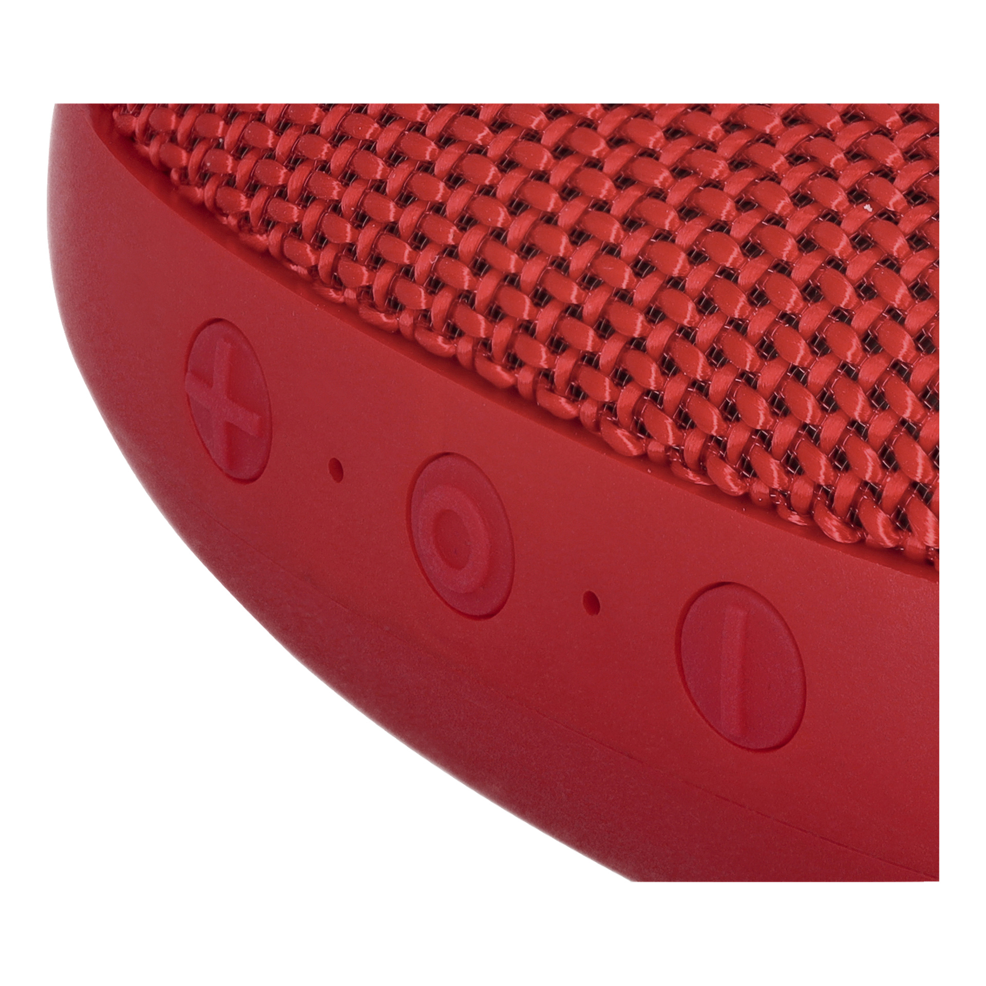 Närbild på en röd Bluetooth-högtalare med texturerat mesh-tyg och tre knappar märkta volym ner, ström och volym upp.