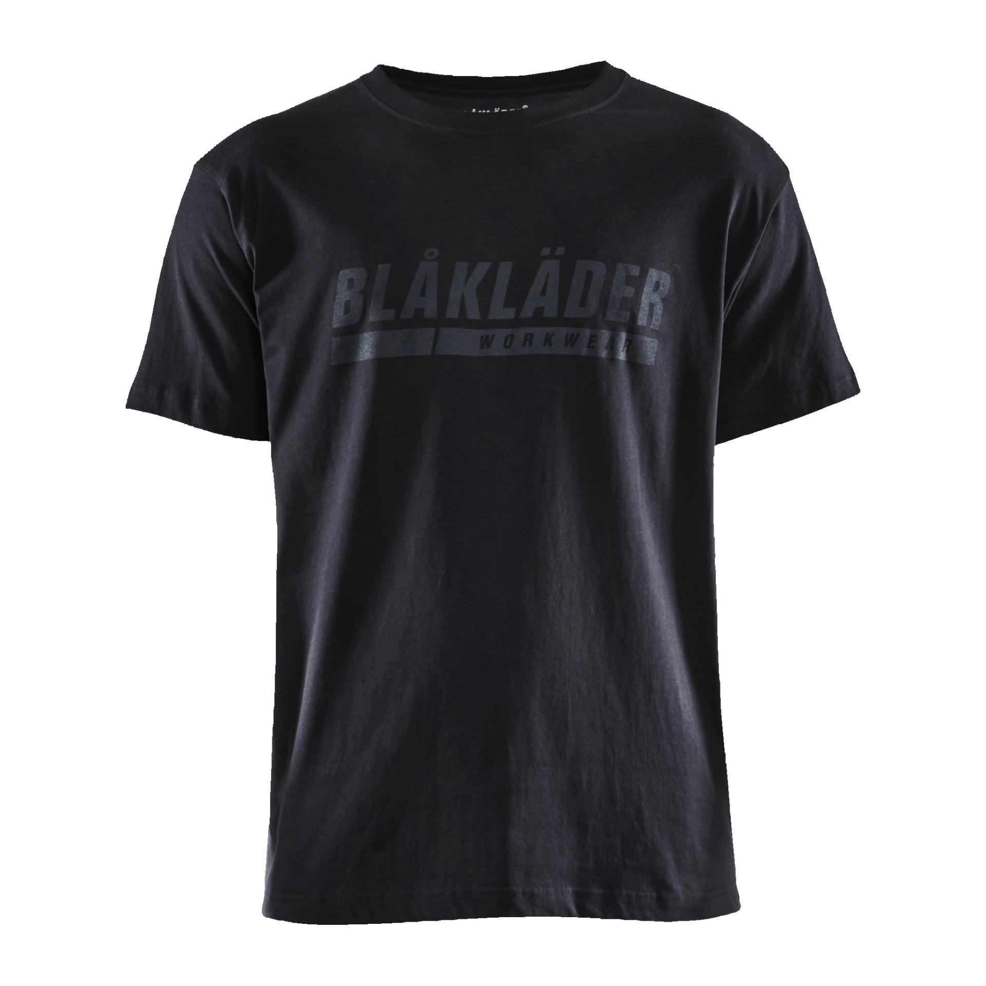 En enfärgad svart herr-T-shirt från Blaklader med korta ärmar och varumärket plus "WORKWEAR" subtilt tryckt över bröstet i mörka bokstäver.