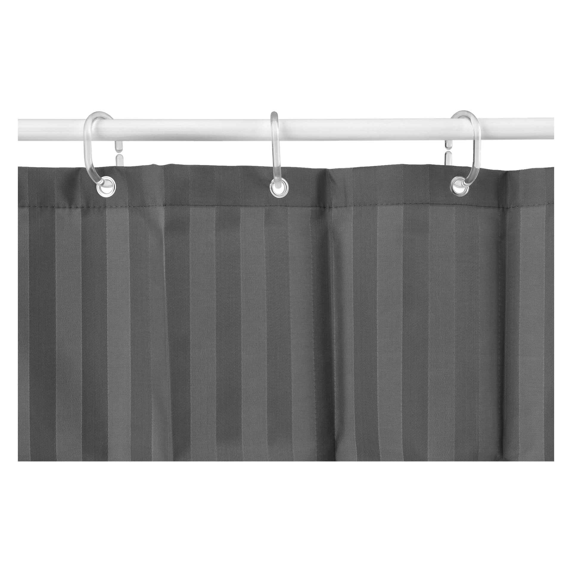En närbild på EKVIP Shower Curtain med grått tyg med vertikala ränder, hängande från en vit stav med silverringar.