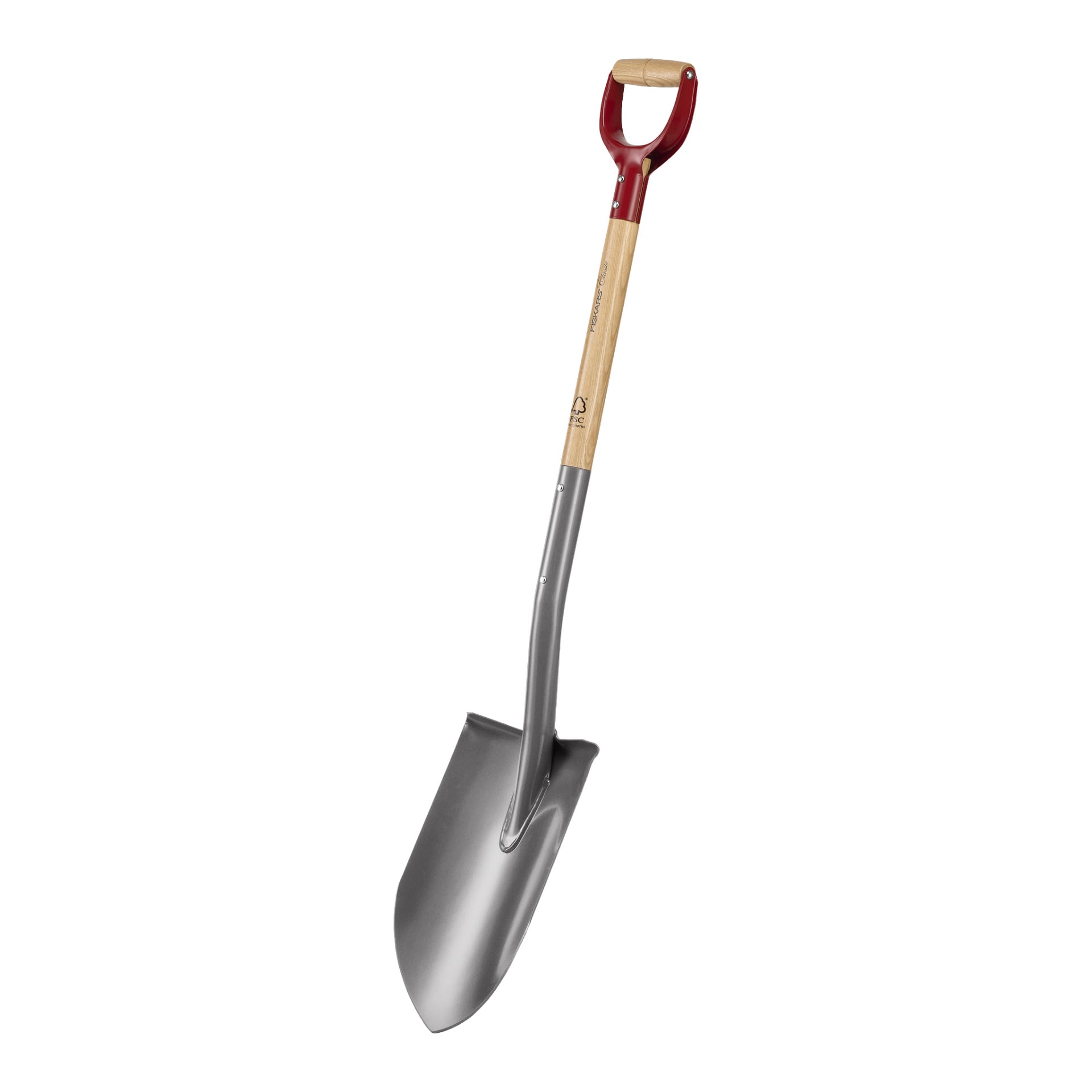 Fiskars Pointed Spade Classic Pro har ett trähandtag med ett rött, D-format grepp för bekväm användning och är utrustad med ett silverfärgat stålblad. Spaden står upprätt.