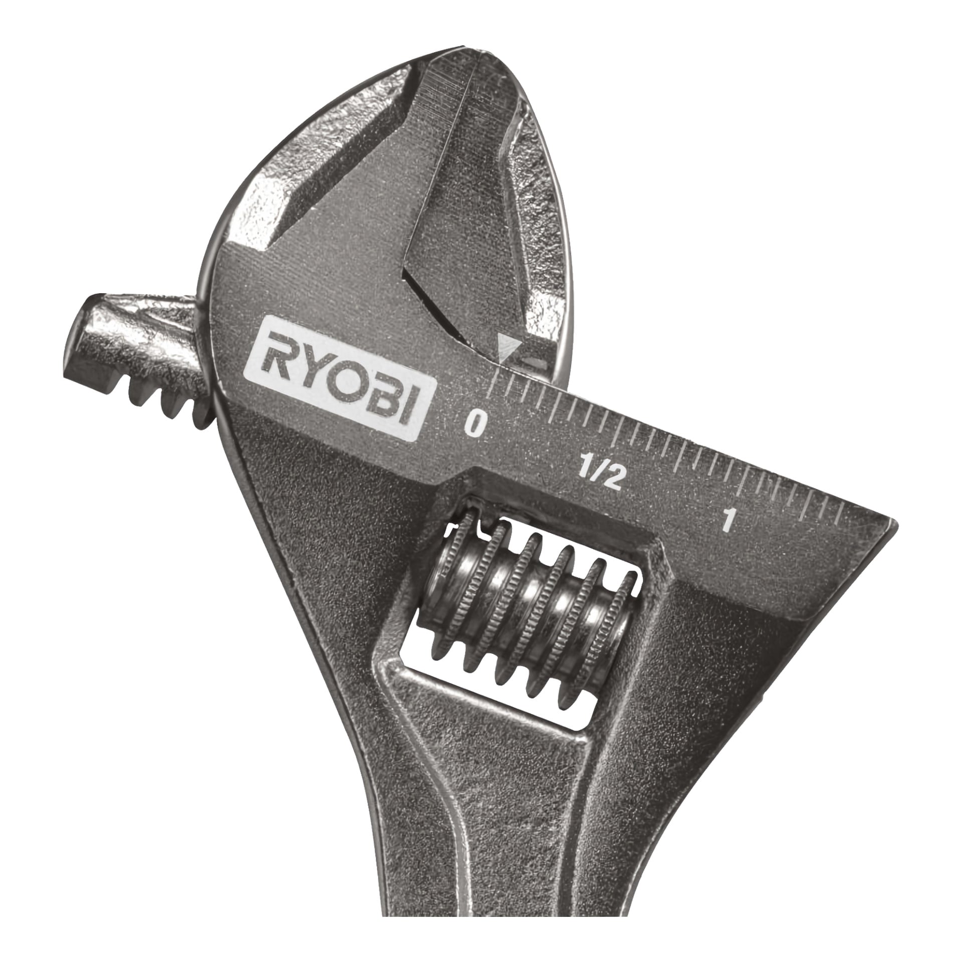 En närbild på en metallisk justerbar Ryobi-skiftnyckel med en måttvåg och varumärkeslogotypen tydligt synlig på käken.