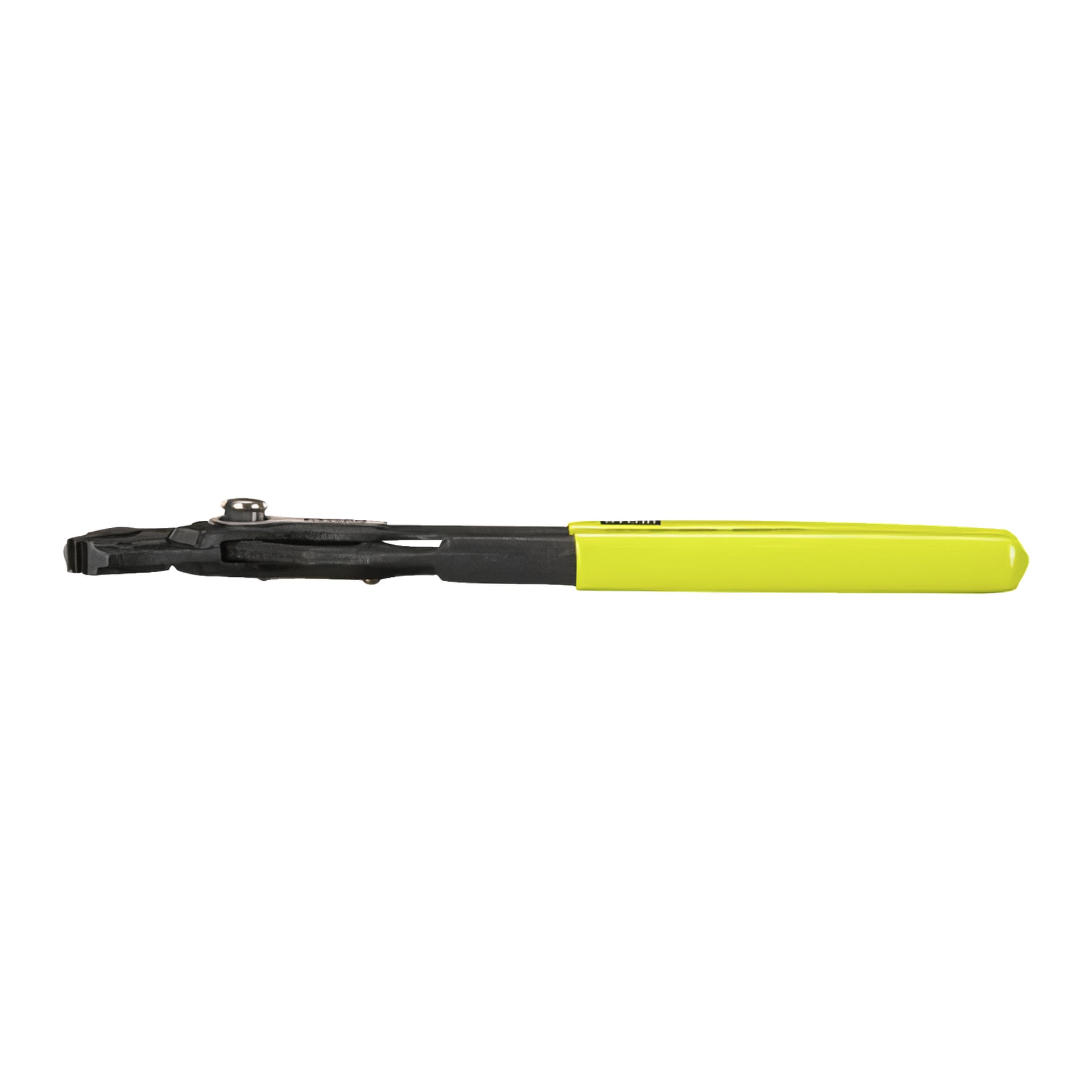 Ett par Ryobi Polygrip-tänger greppar änden på en gul överstrykningspenna.
