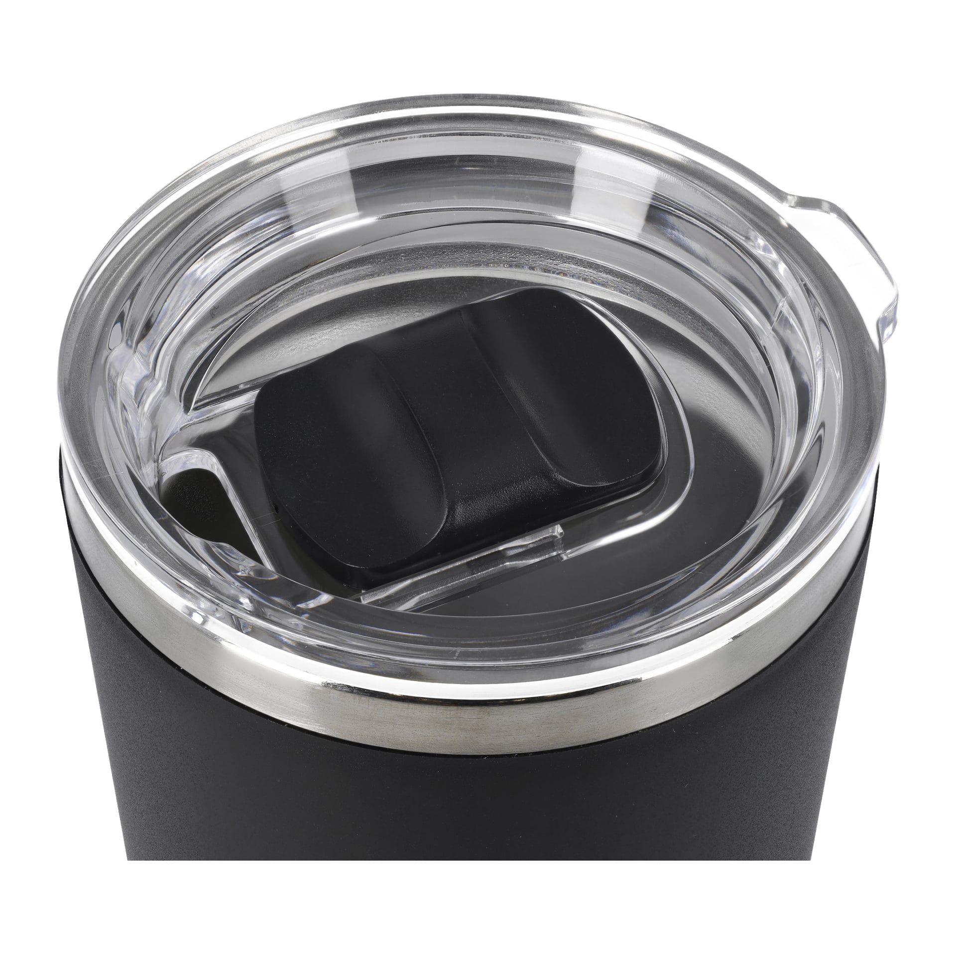 En närbild på Kayoba Thermos-muggen, en svart termosmugg med genomskinligt plastlock och svart skjutstängning.