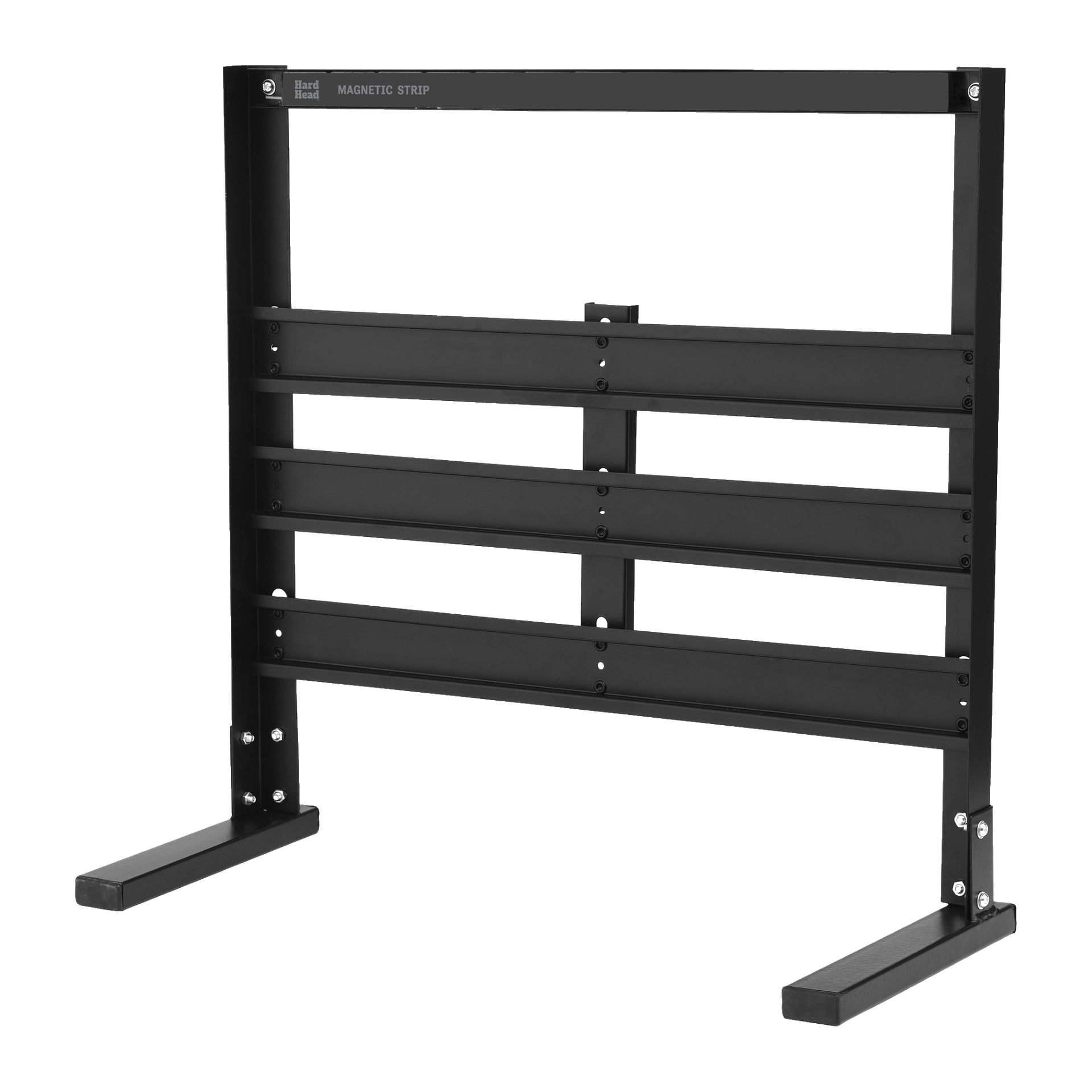 Stojak Hard Head Bench na pudełka z asortymentem to wolnostojący metalowy stojak z czterema poziomymi prętami i dwoma solidnymi nogami, wyposażony w górny pręt oznaczony "MAGNETIC STRIP" do organizowania przedmiotów.