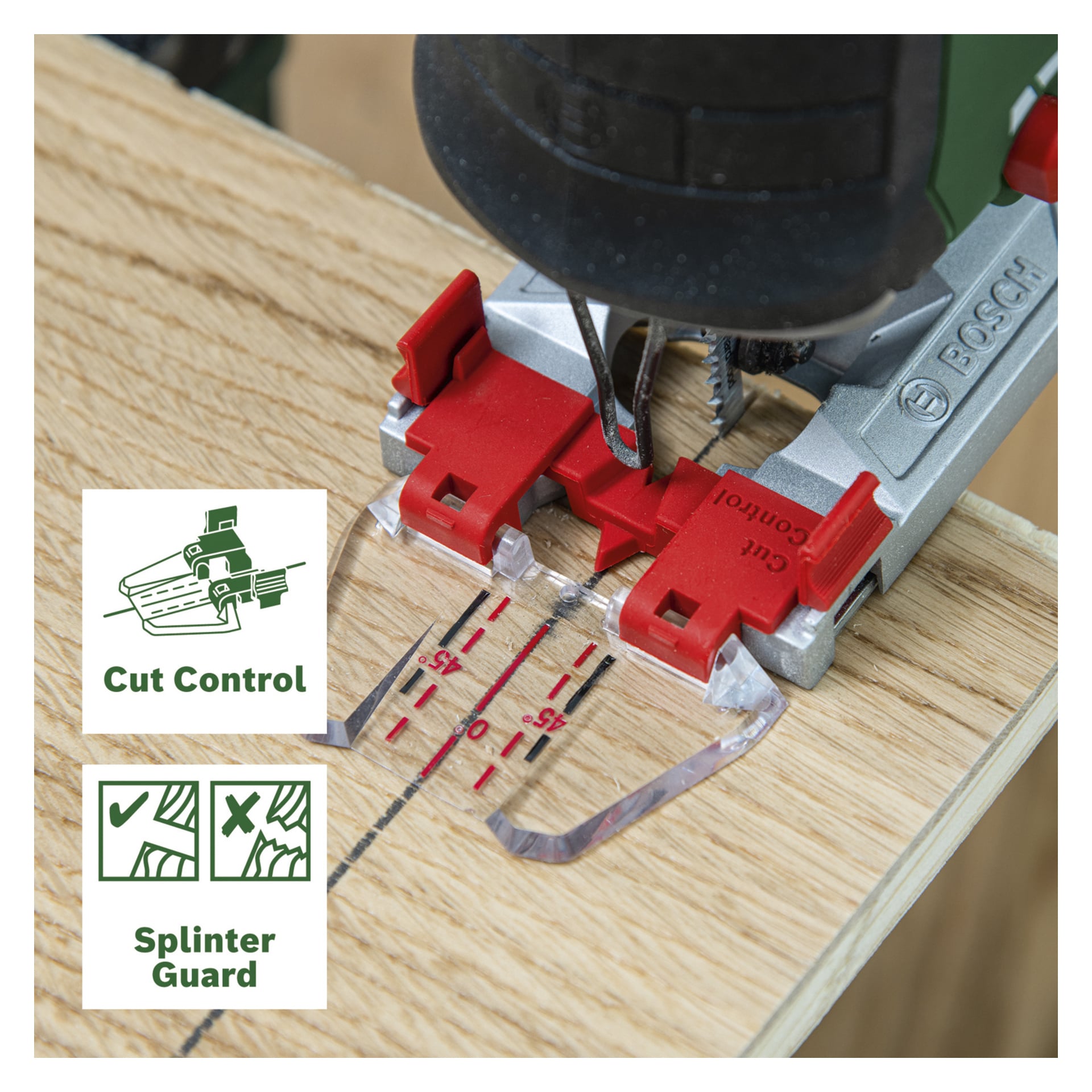 Et detaljert bilde av Bosch Power 4 All AdvancedSaw 18V-140 batteripusselsag som skjærer gjennom tre, med røde guider merket Cut Control og Splinter Guard. To ikoner viser riktige og gale måter å bruke splintbeskytteren på under bruk.