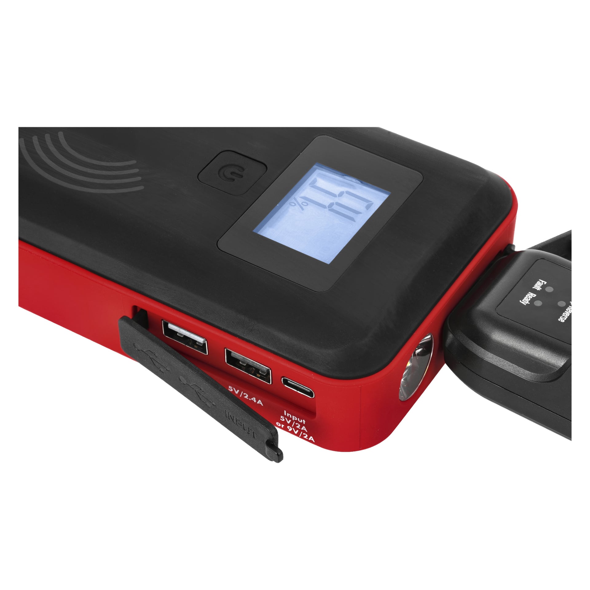 Lähikuva punamustasta Hamron Jump Starterista Power Bankilla, 65 % digitaalisella näytöllä, varustettuna kahdella USB-portilla, katetulla latausportilla ja liitetyllä kaapelilla.