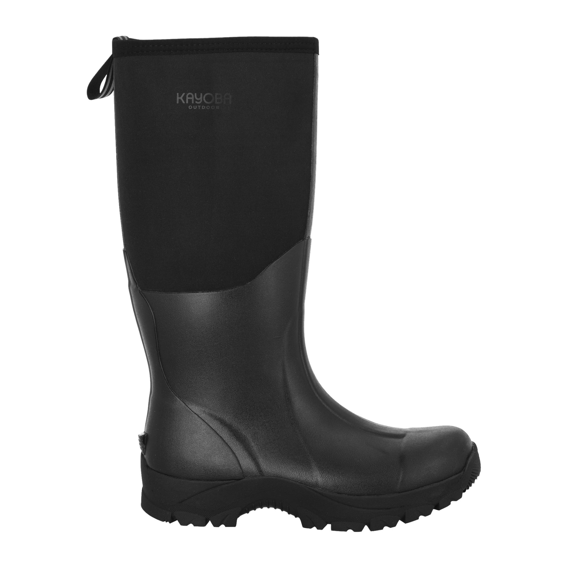 Musta neopreenikenkä, jossa on korkea varsi, karhea telapohja ja pieni vetoläppä ylhäällä. Yläosassa on Kayoba Outdoor -brändäys.