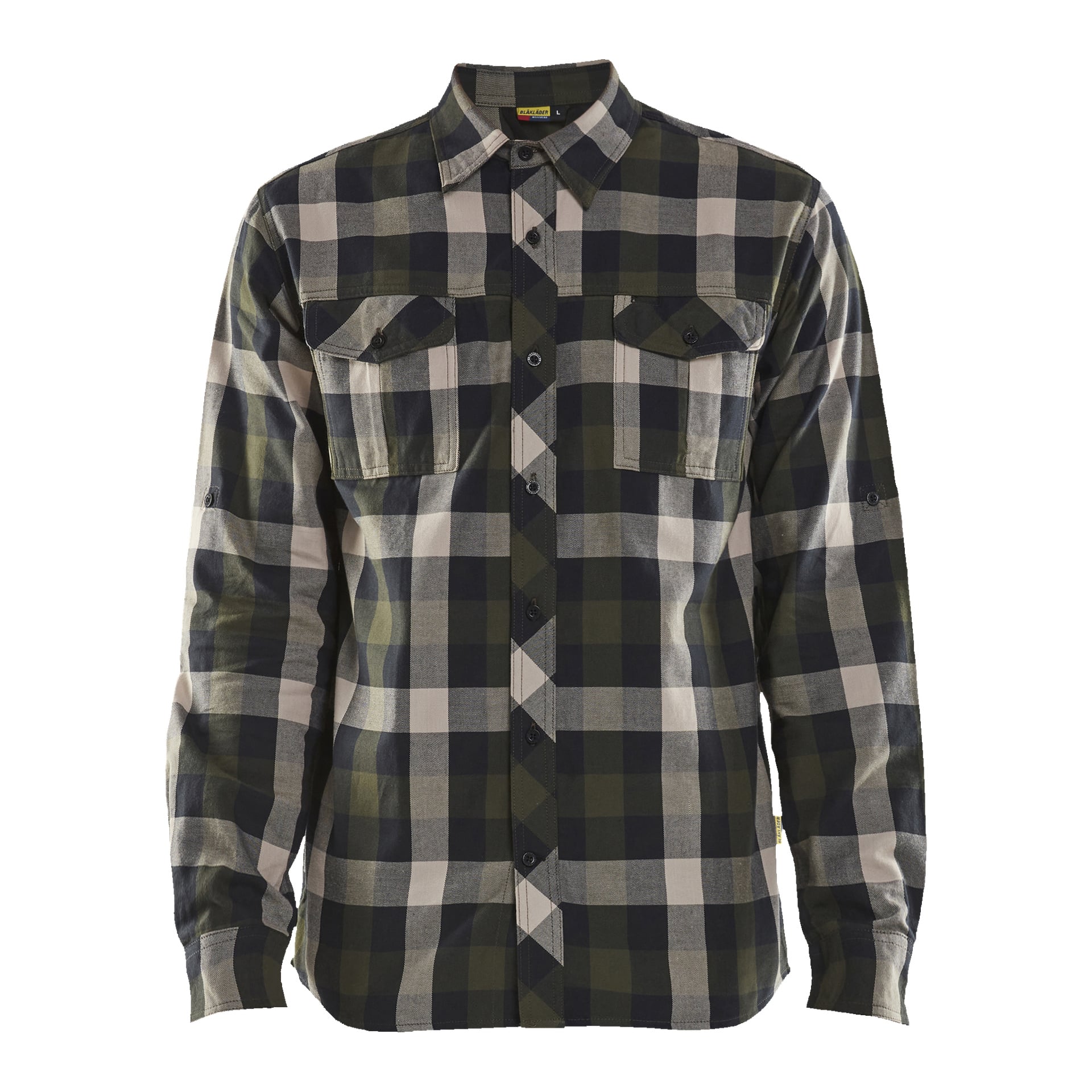 Blaklader herres flanellskjorte har et grønt, svart og beige rutete design, med lange ermer og knappelukking foran. To brystlommer er sikret med klaffknapper.