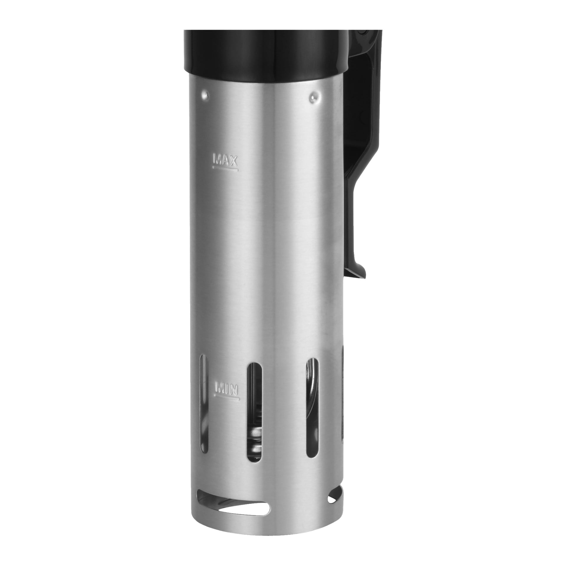 Et nærbilde fremhever Bright sous vide-sirkulatorens rustfrie stålkropp, synlige MIN- og MAX-vannstandsindikatorer, og en rekke vertikale ventilasjonsspor nær bunnen.