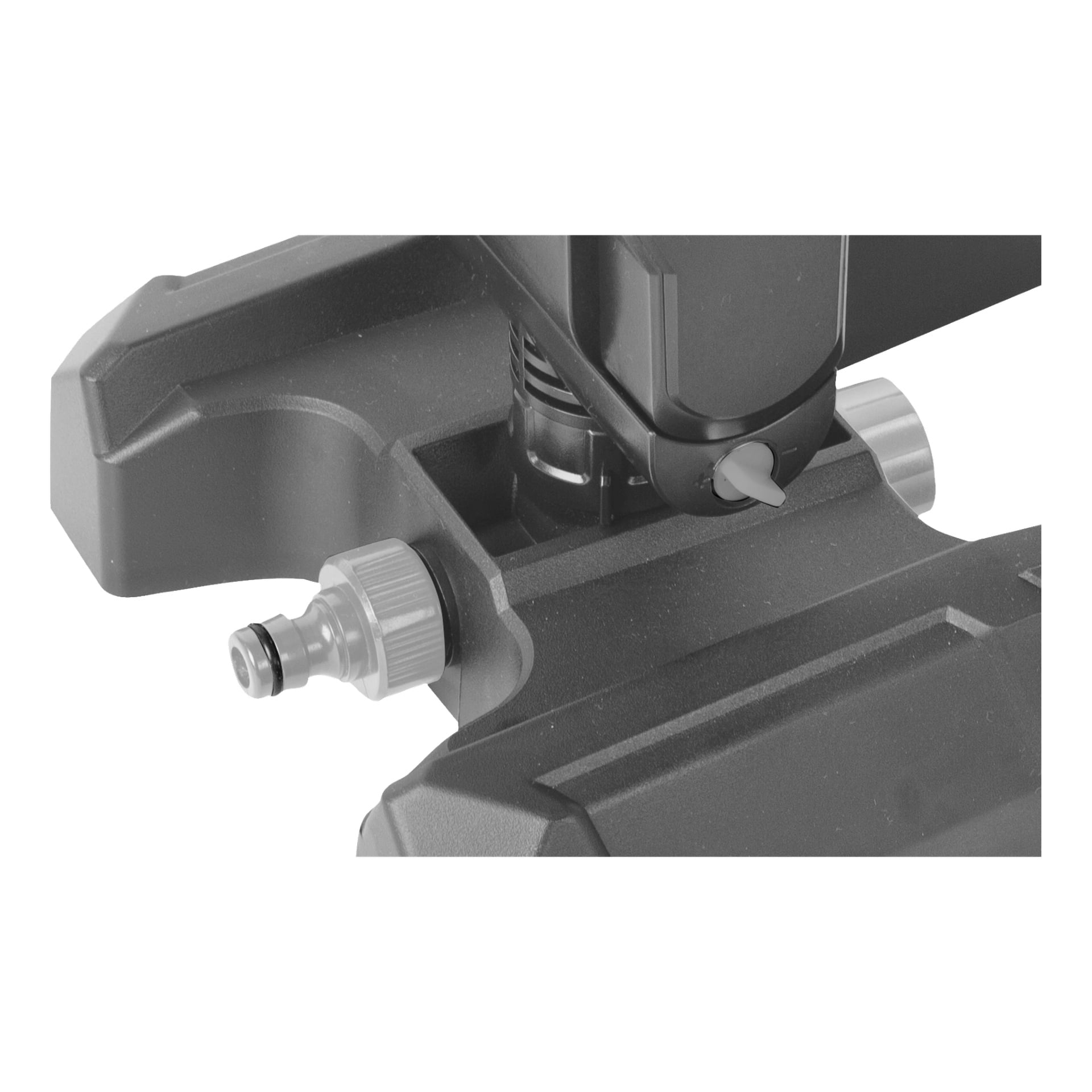 Detaljerad närbild av Hard Head Water Sprinkler, som visar en robust metallgrå kontakt med räfflad mutter, munstycke och ett segment svart plast fäst ovanför. Konstruktionen ser hållbar ut och är avsedd för tungt eller industriellt bruk.
