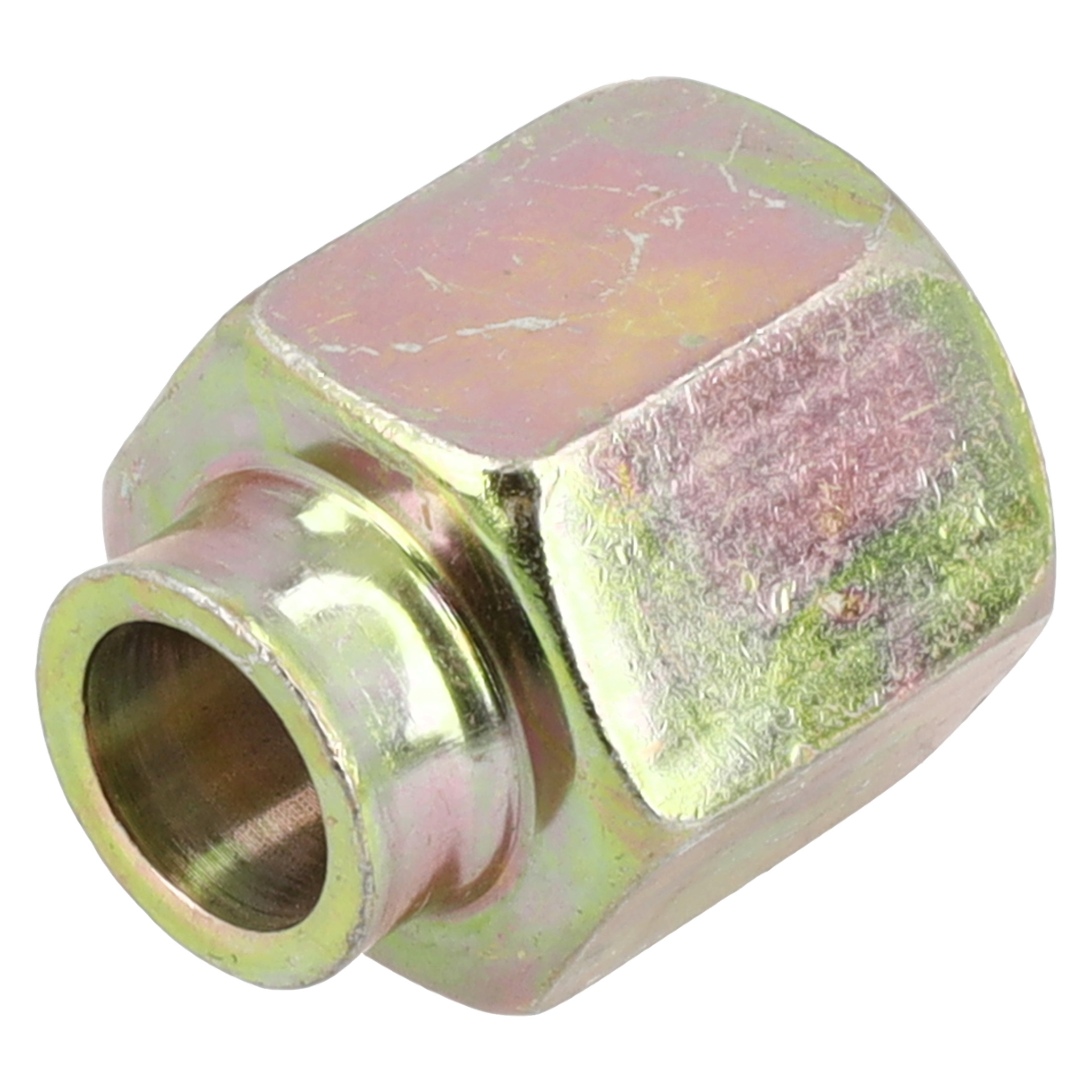En närbild av ett sexkantigt metallfäste för ett munstycke med en blank, sliten yta och en rund öppning i ena änden.