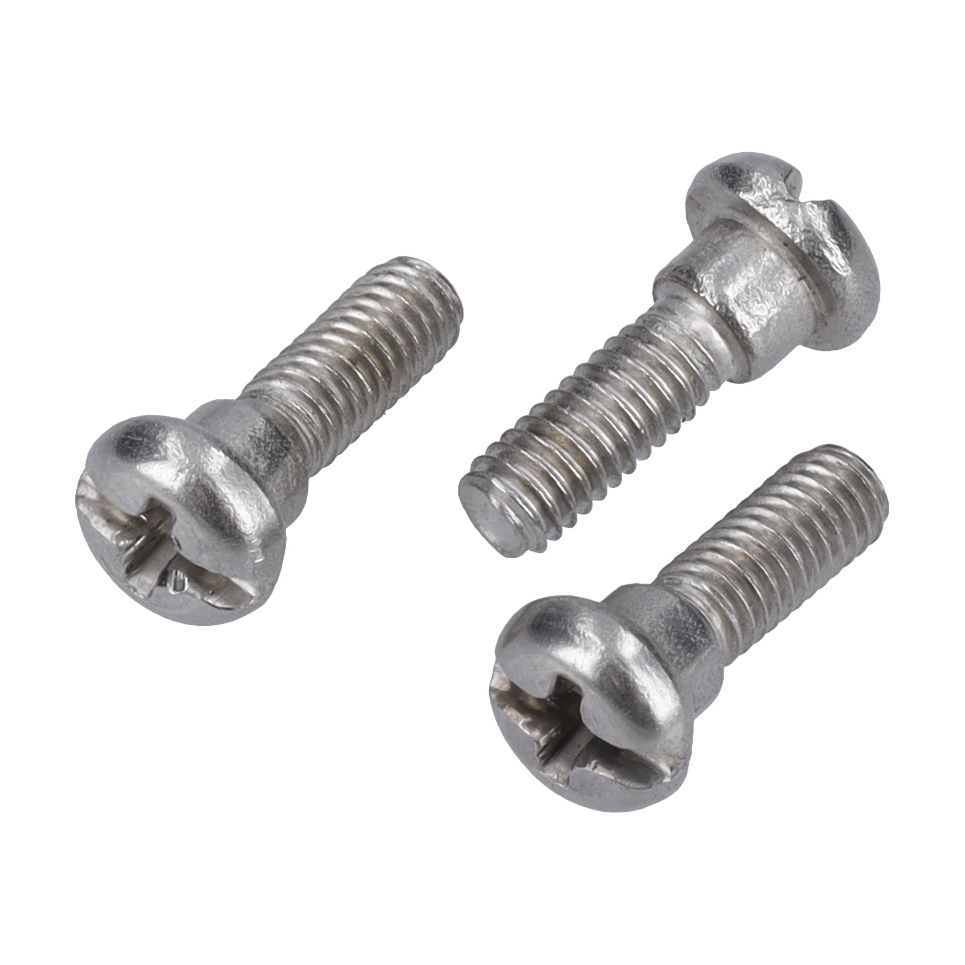 Trzy metalowe śruby z wycięciami oznaczone jako "Screw for knife" są ułożone razem, każda z okrągłą głowicą i gwintowanym wałkiem.