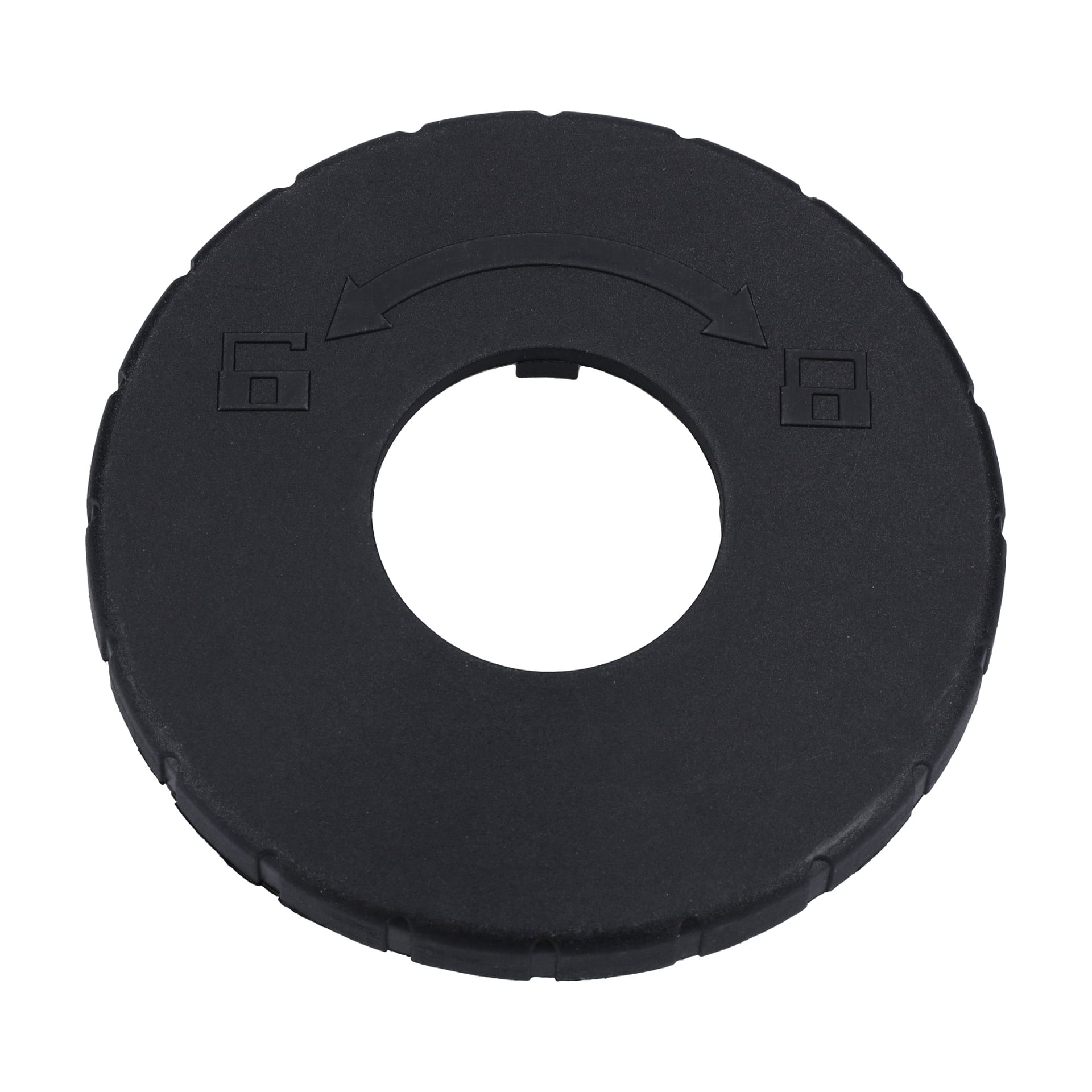 Svart plasttrimmerhuvudlock med ett stort mitthål, präglade symboler och en tvåhändad pil som visar rotationsriktning.