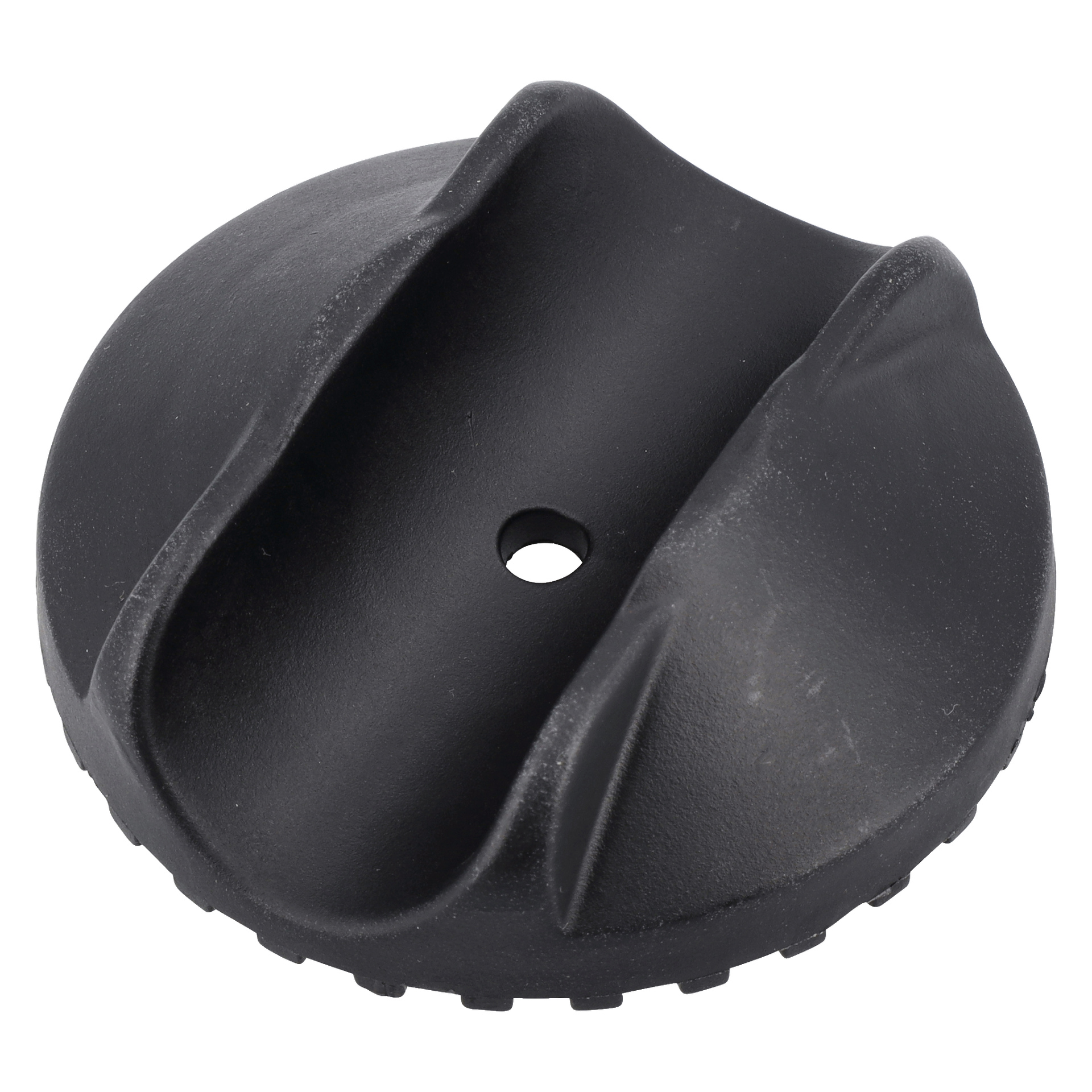 Ett runt svart vikbart fäste av räfflad plast, med ett centralt hål och två parallella upphöjda böjda sektioner på ytan.