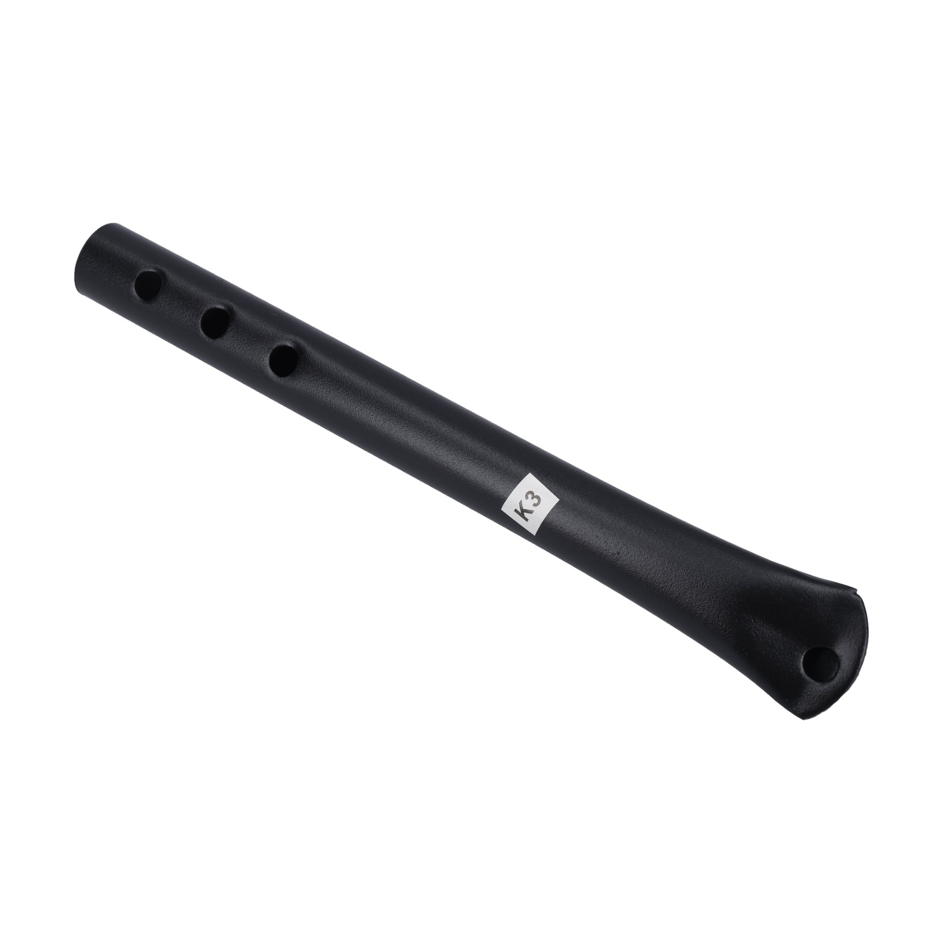 Change-pipe lyxpaviljongen är ett svart plastinstrument i blockflöjtliknande stil med fyra fingerhål, en utbredd ände och en "K3"-etikett.