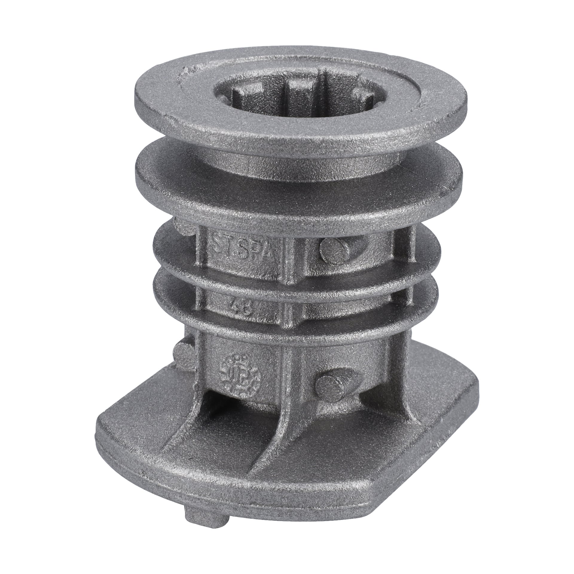 Blade Attachm D=25mm 2023- to metalowy cylinder z trzema rowkami, płaskim podstawą, centralnym otworem i małymi tłoczonymi detalami.