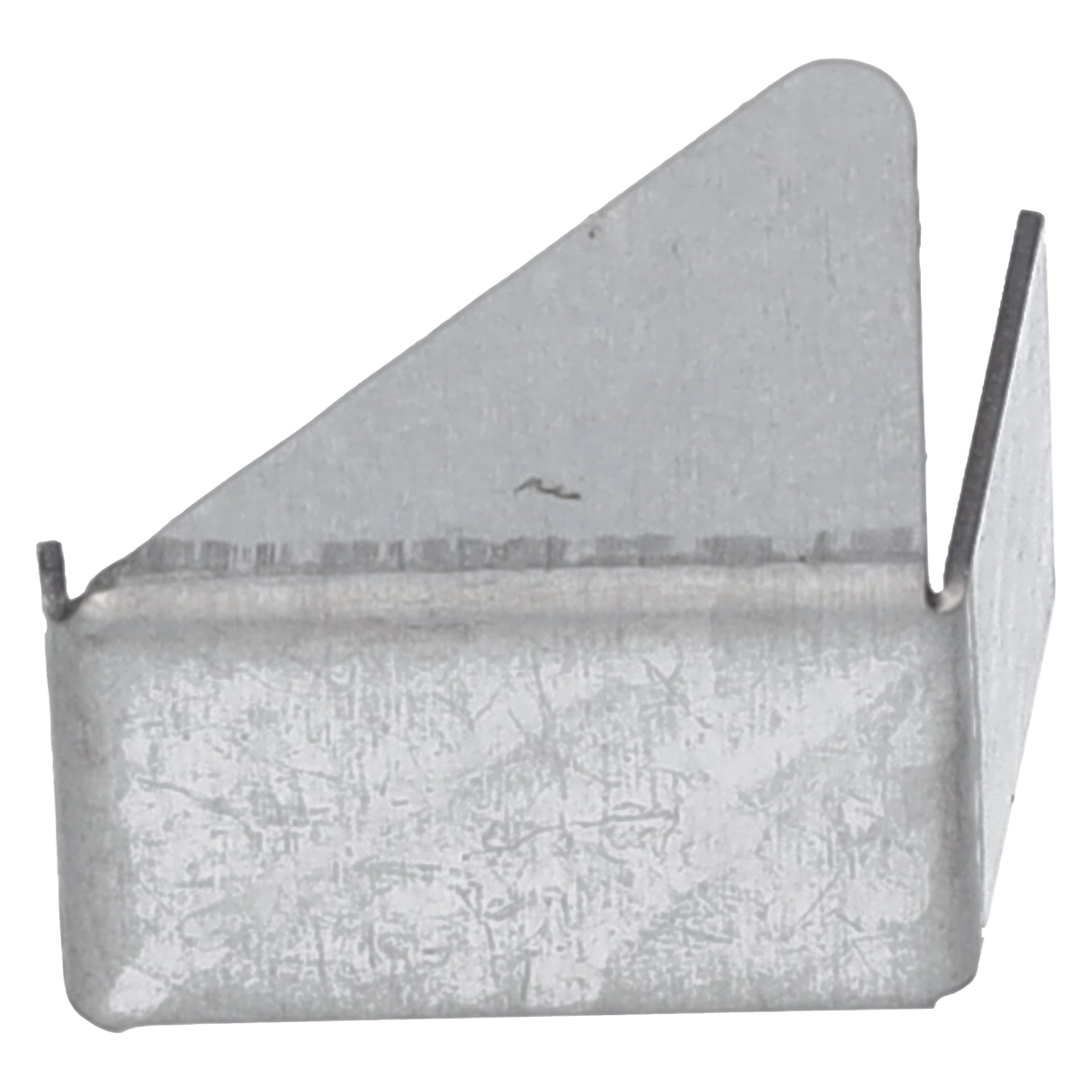 Rektangulär metallklämma med plan bas och ojämna, vinklade sidor som bildar en kil; ytan är texturerad och ofärdig.