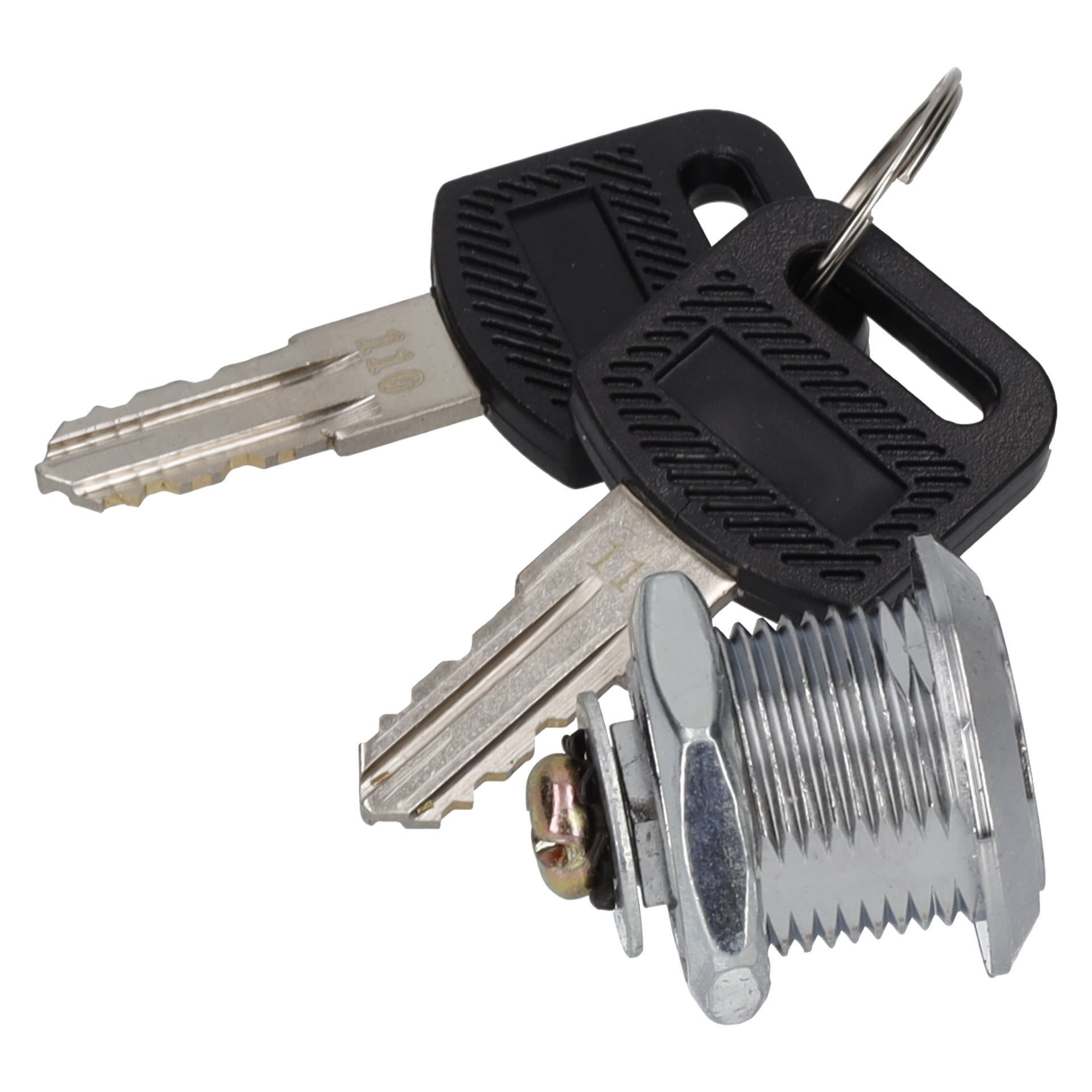 Ett par metallnycklar med svarta plastlocks sitter på en nyckelring bredvid ett cylindriskt metallskåplås.