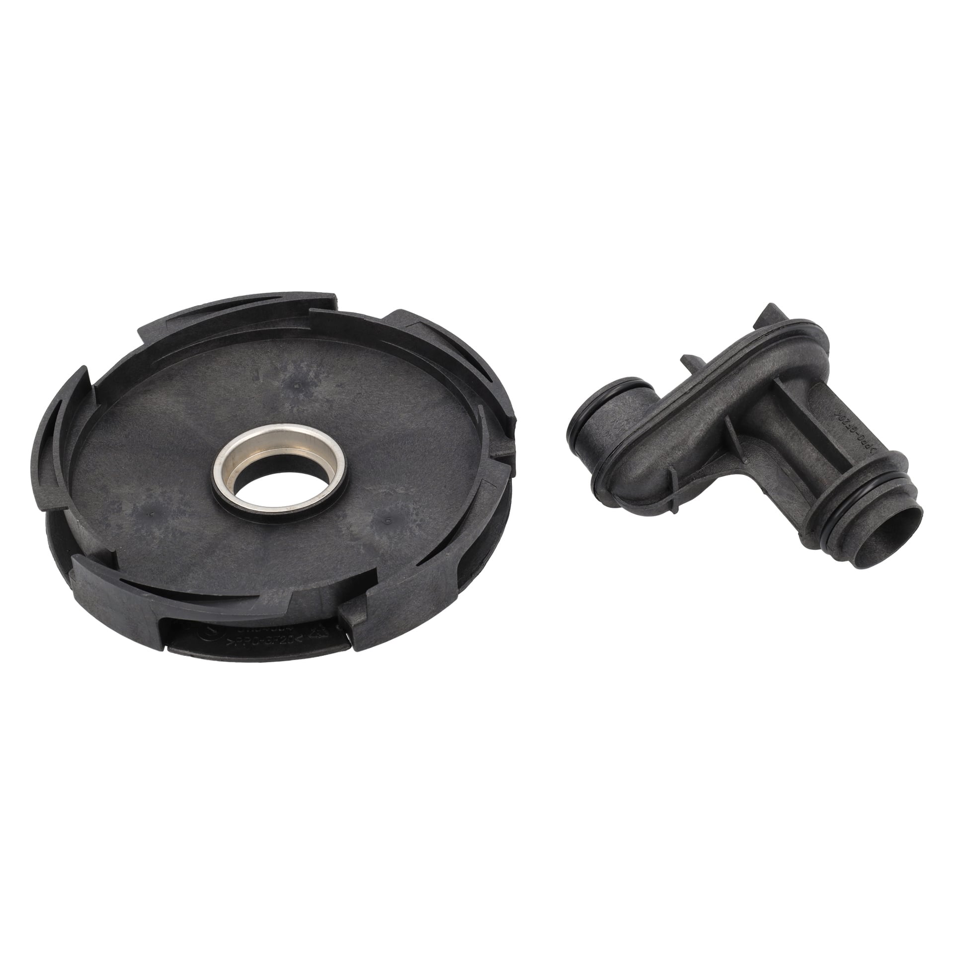 Två svarta Diffusor Cpl F. 015274 delar: vänster är rund med ett mitthål och fyra klabbor, höger har en vinklad cylindrisk förlängning.
