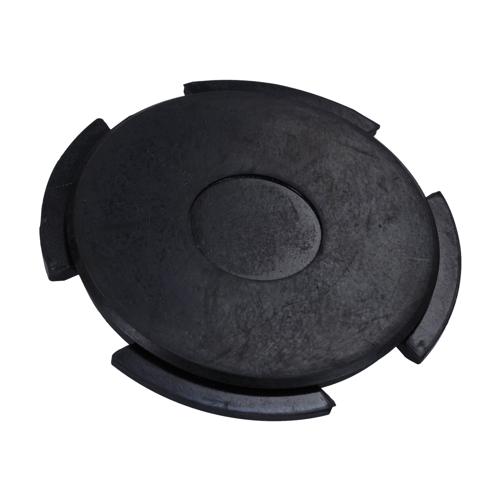 Rubber Saddle Low Profile Jack är en svart, cirkulär dyna med fyra rektangulära utskott jämnt fördelade runt dess ytterkant.