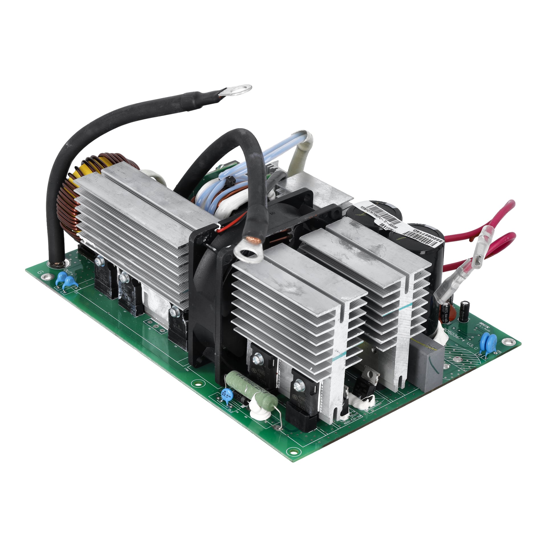 Närbild av Circuit Board Multi Welder 130 med kylflänsar, kablar, kondensatorer, spolar och olika komponenter på ett grönt kretskort.