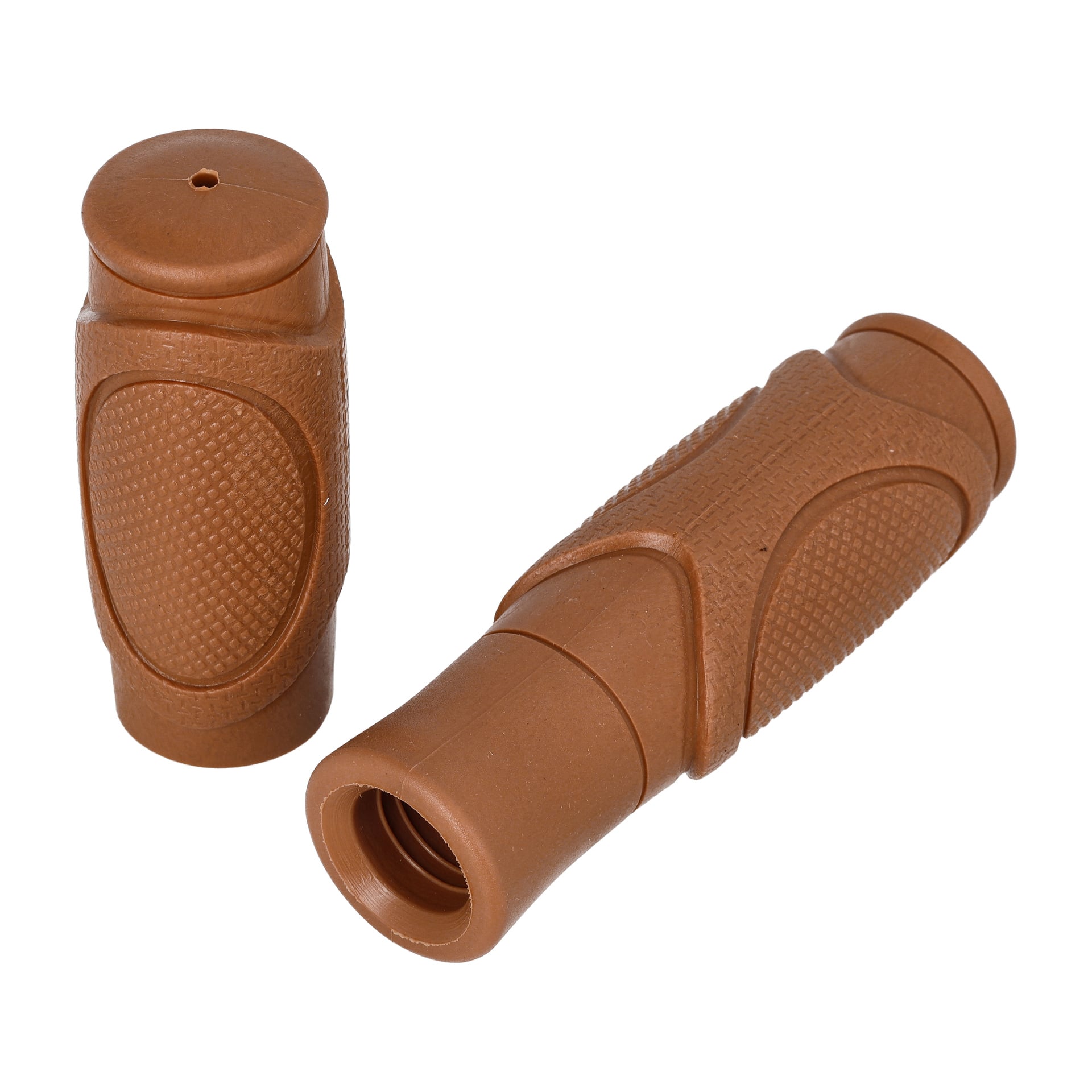 Ruskeat Grip Rubber F. Handlebar R/L -kahvat, teksturoidut ja ergonomiset; toinen seisoo pystyssä, toinen paljastaa avoimen päänsä.