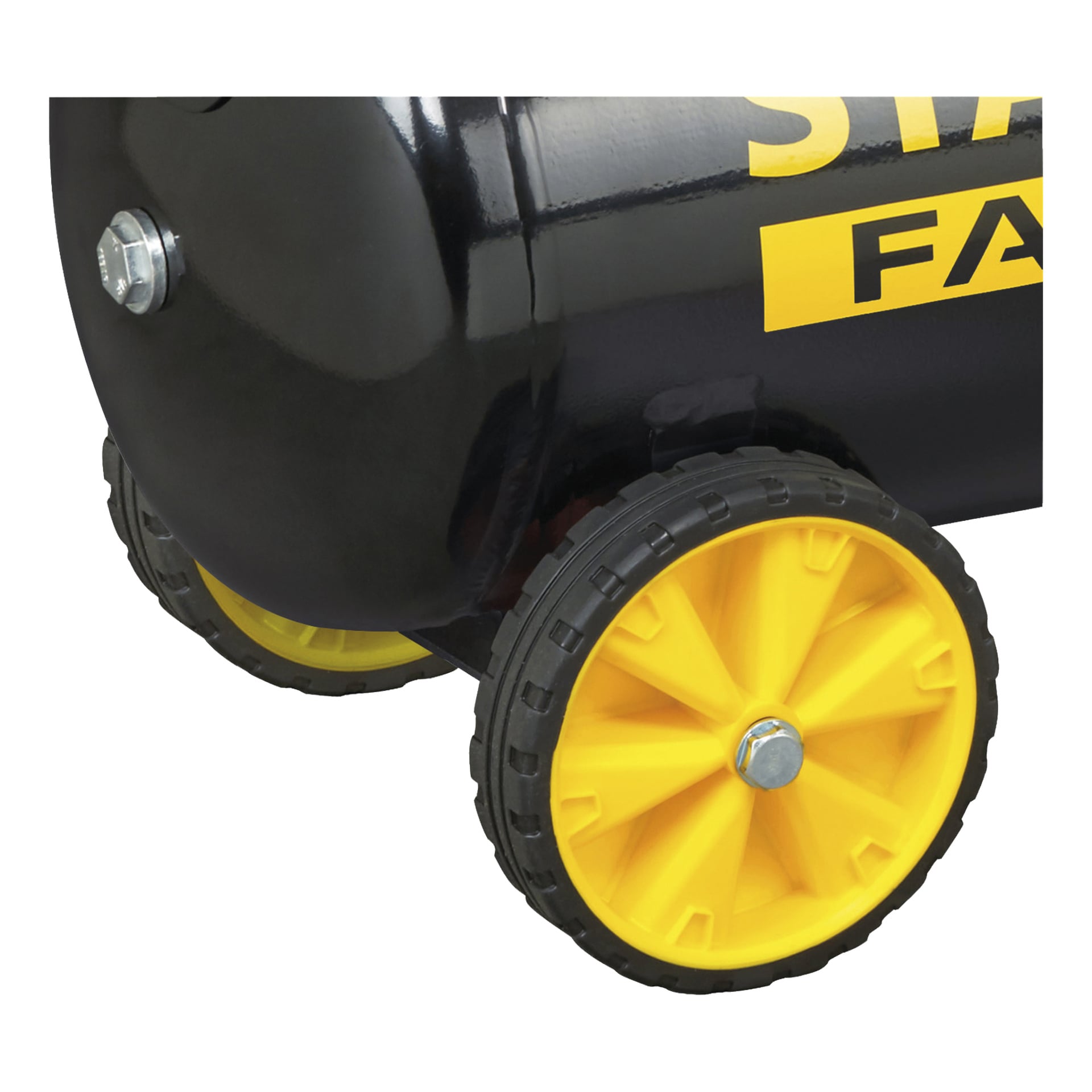 Nahaufnahme von zwei gelben Rädern mit schwarzen Gummiketten, die mit einem schwarzen zylindrischen Stanley Fatmax Kompressor D 211/8/24 FATMAX verbunden sind. Ein Teil eines gelben Etiketts mit dunklem Text erscheint auf dem Tank.
