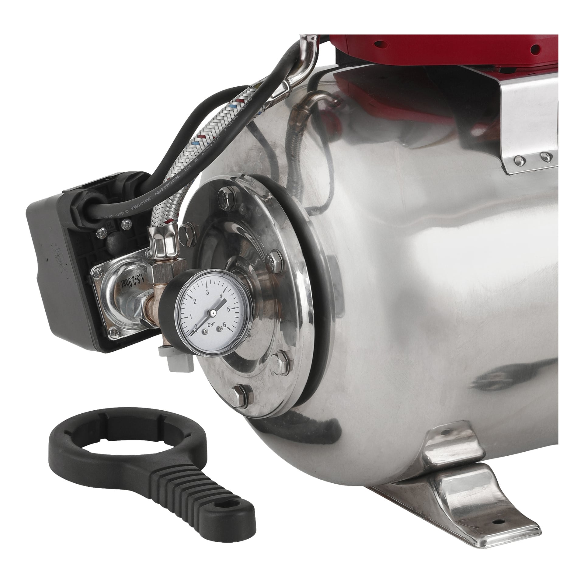 Detaljerad vy av en Meec Tools hydroforpump som visar dess metalltrycktank, tryckmätare och anslutna ledningar. Framför pumpen ligger en svart plastnyckel med ett strukturerat grepp.