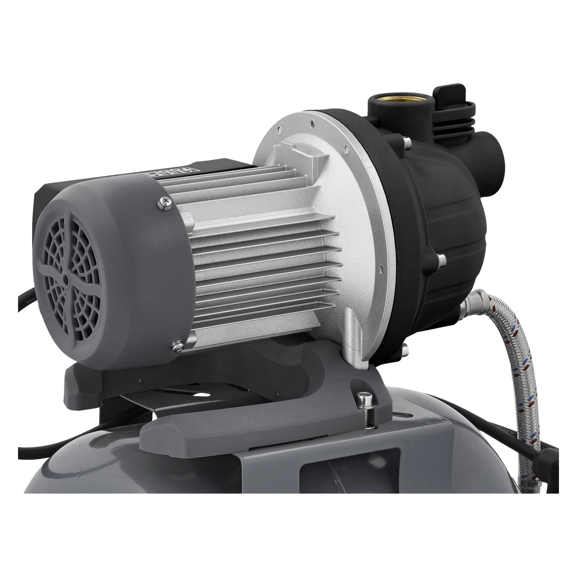Nærbilde av en Meec Tools Hydrophore-pumpe med grått og svart hylster plassert på en metallbase. Ledninger, luftventiler og en metallslangekobling er synlige. Bakgrunnen er ute av fokus.