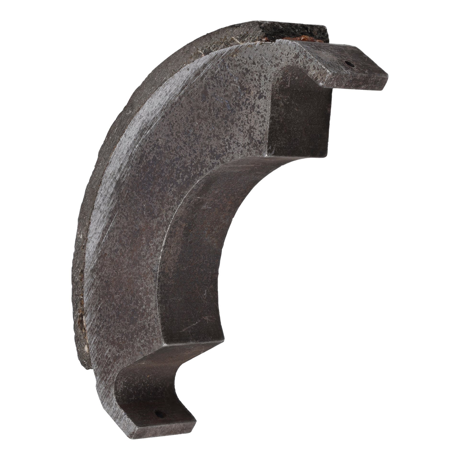 Lähikuva kytkinpyörästä F.003263 näyttää kuluneen, kaarevan metallisen jarrukengän, jolla on karhea pinta ja kaksi kiinnitysreikää.