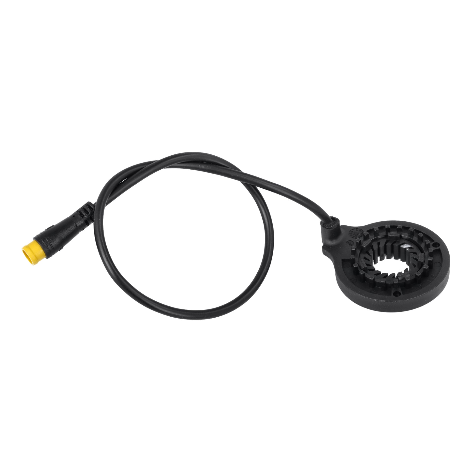 Sensor F. 024032 är en svart rund elcykelsensor med en svart kabel med en gul kontakt.