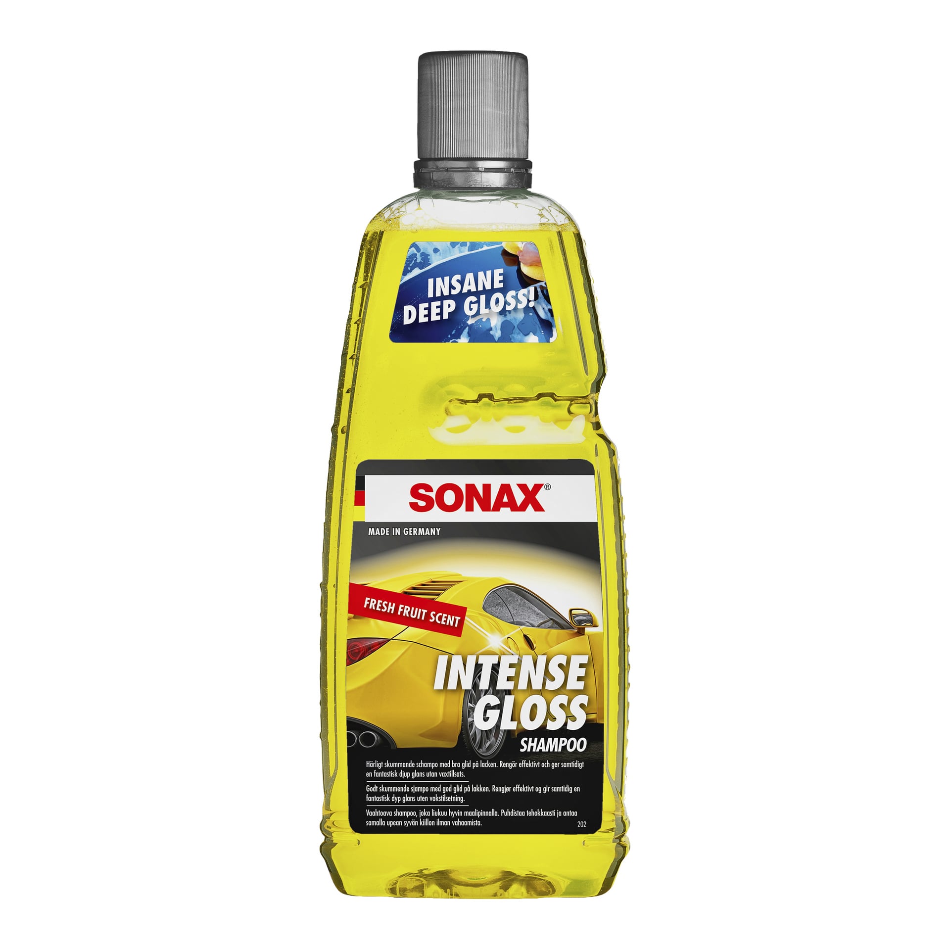 En klar plastflaska Sonax Car Shampoo Intense Gloss med gul vätska och en grå kork, med en etikett där det står "Insane Deep Gloss" och "Fresh Fruit Scent", tillsammans med en bild av en gul bil framtill.