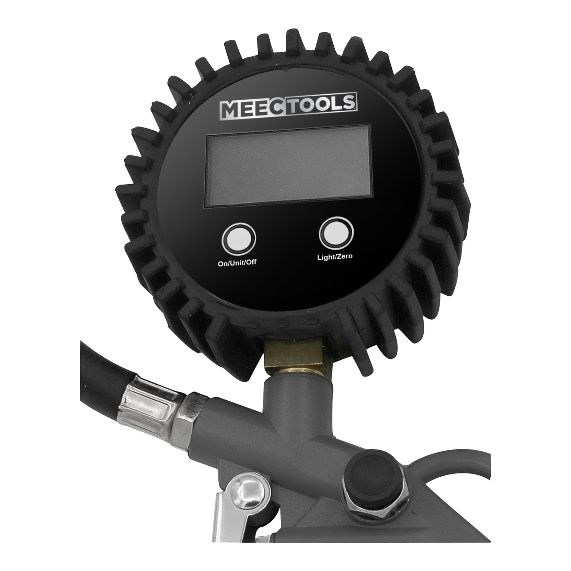 Eine detaillierte Ansicht eines schwarzen Meec Tools-Reifeninflators mit einem gummiummantelten digitalen Manometer, zwei Tasten mit den Aufschriften Ein/Ein/Aus und Licht/Null sowie einem Bildschirm, der an einem Schlauch mit Metallverbindung befestigt ist.