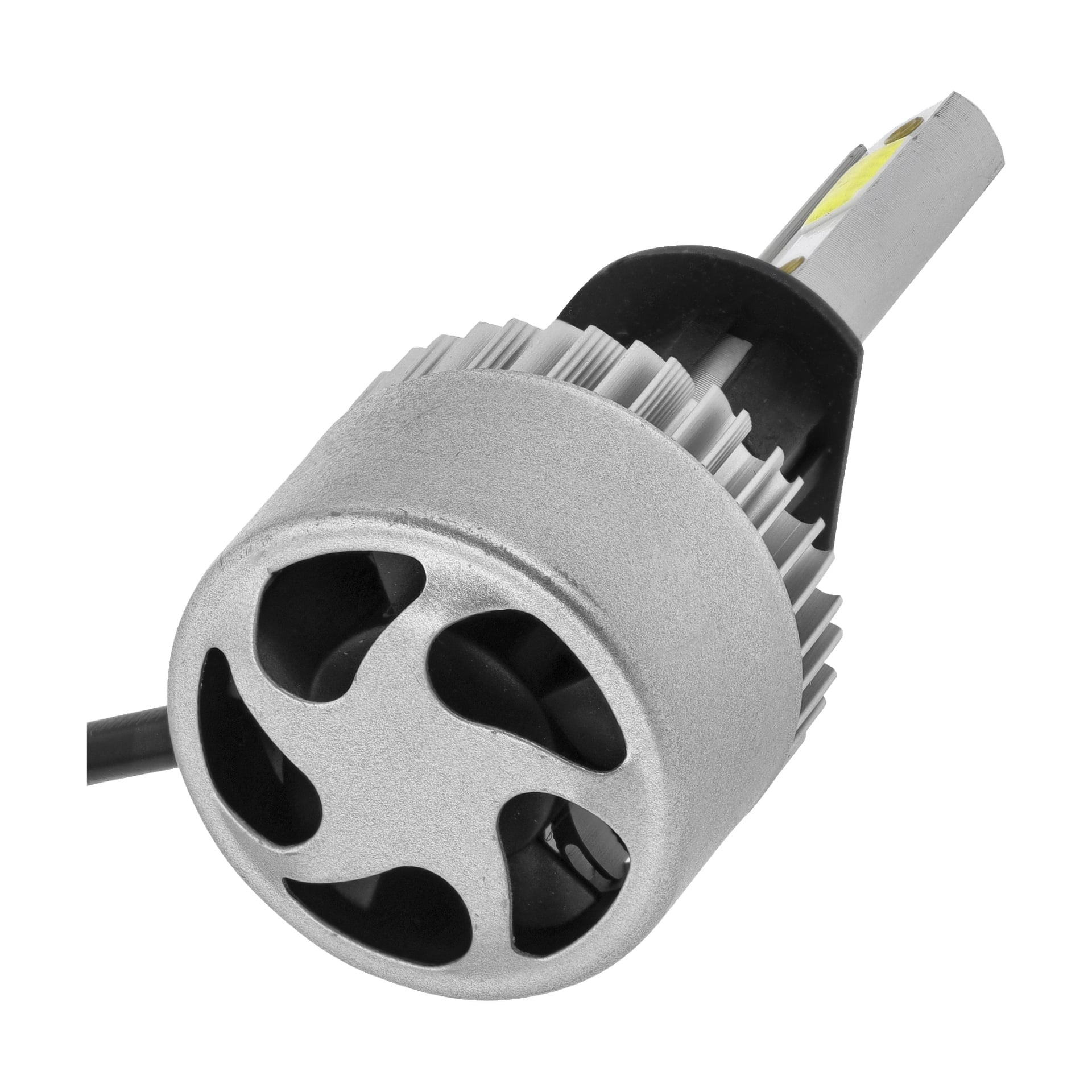 Detaillierte Ansicht einer Hamron H1 LED-Autoglühbirne aus einem Zweipack, mit Aluminium-Kühlkörper und integriertem Kühllüfter. Die Glühbirne verfügt über einen gelben LED-Chip sowie ein angeschlossenes schwarzes Kabel.