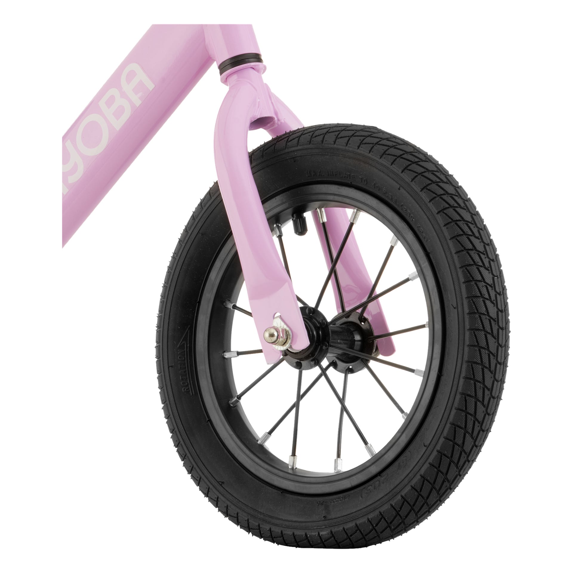Detaljerad närbild på Kayoba Balance-cykelns framhjul och gaffel, båda i rosa stil. Däcket är svart med ett tydligt mönster, och hjulet har svarta ekrar som leder till ett metalliskt nav. En del av cykelramen kan också ses.