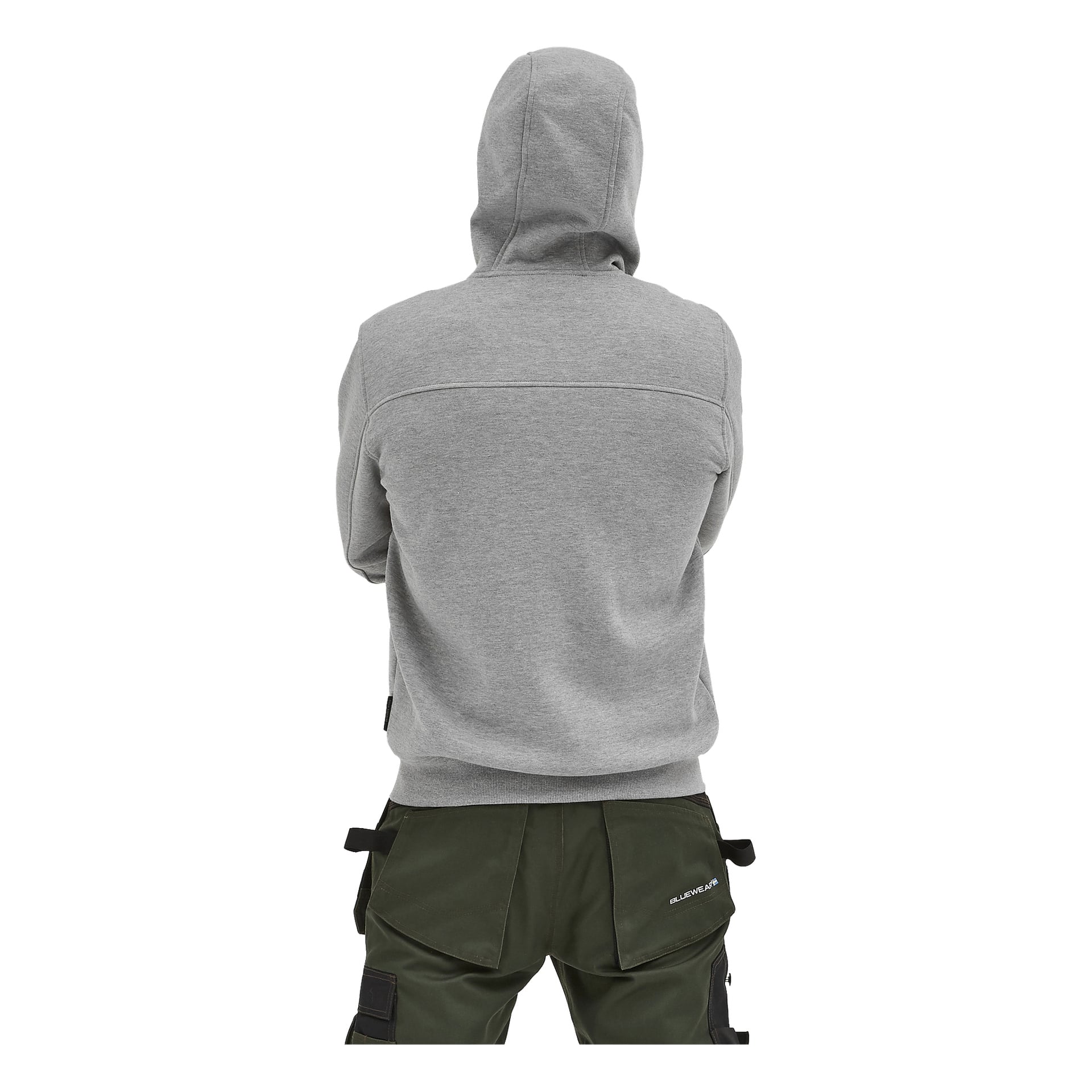 En person syns bakifrån, klädd i en grå Anders herrhoodie från Bluewear med huvan uppdragen och gröna cargobyxor. Märket "BLÅKLÄDER" finns på byxorna.