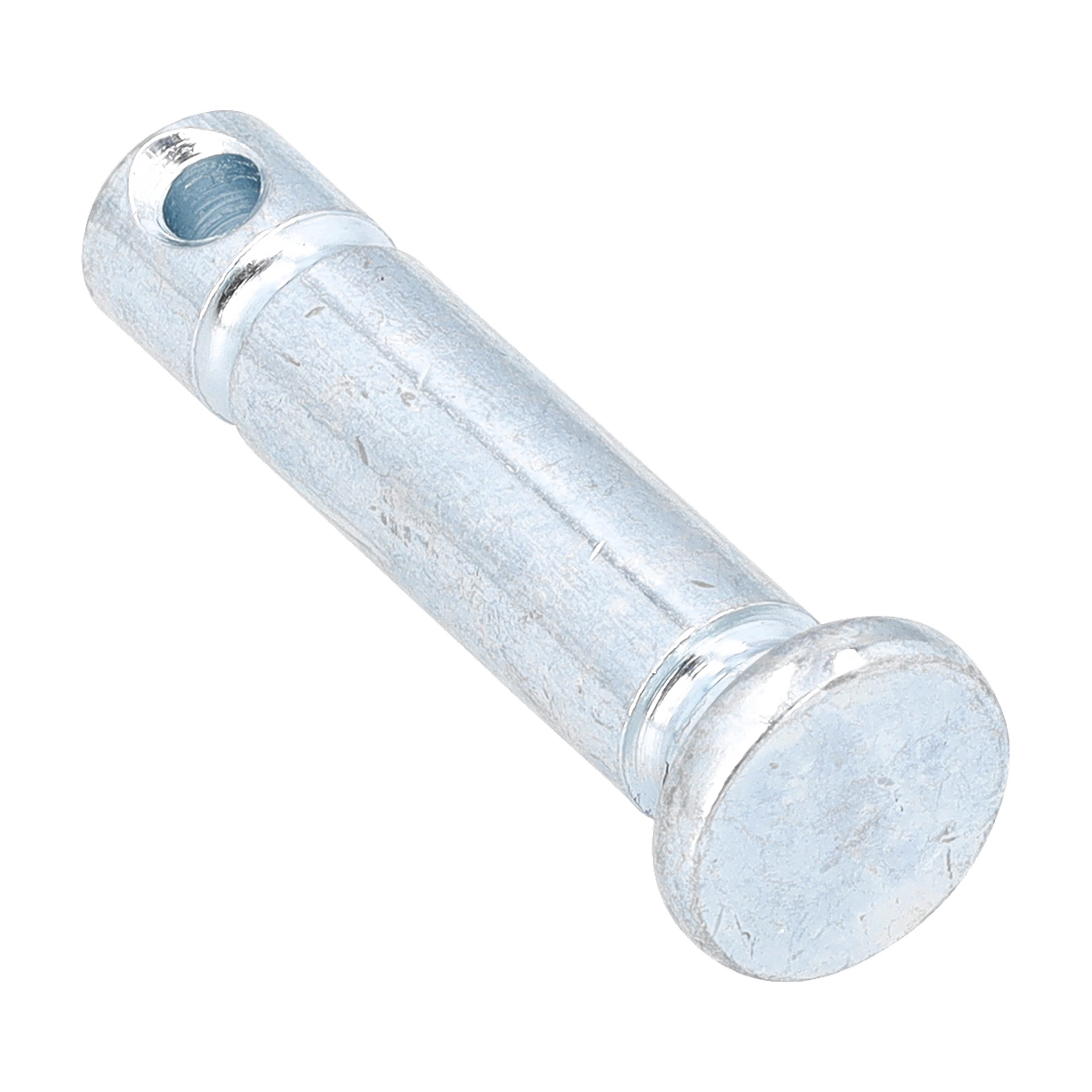 Närbild av Shear Pin T.027999 med runt huvud, rak kropp och ändhål för splittstift; Metallytan visar mindre slitage.